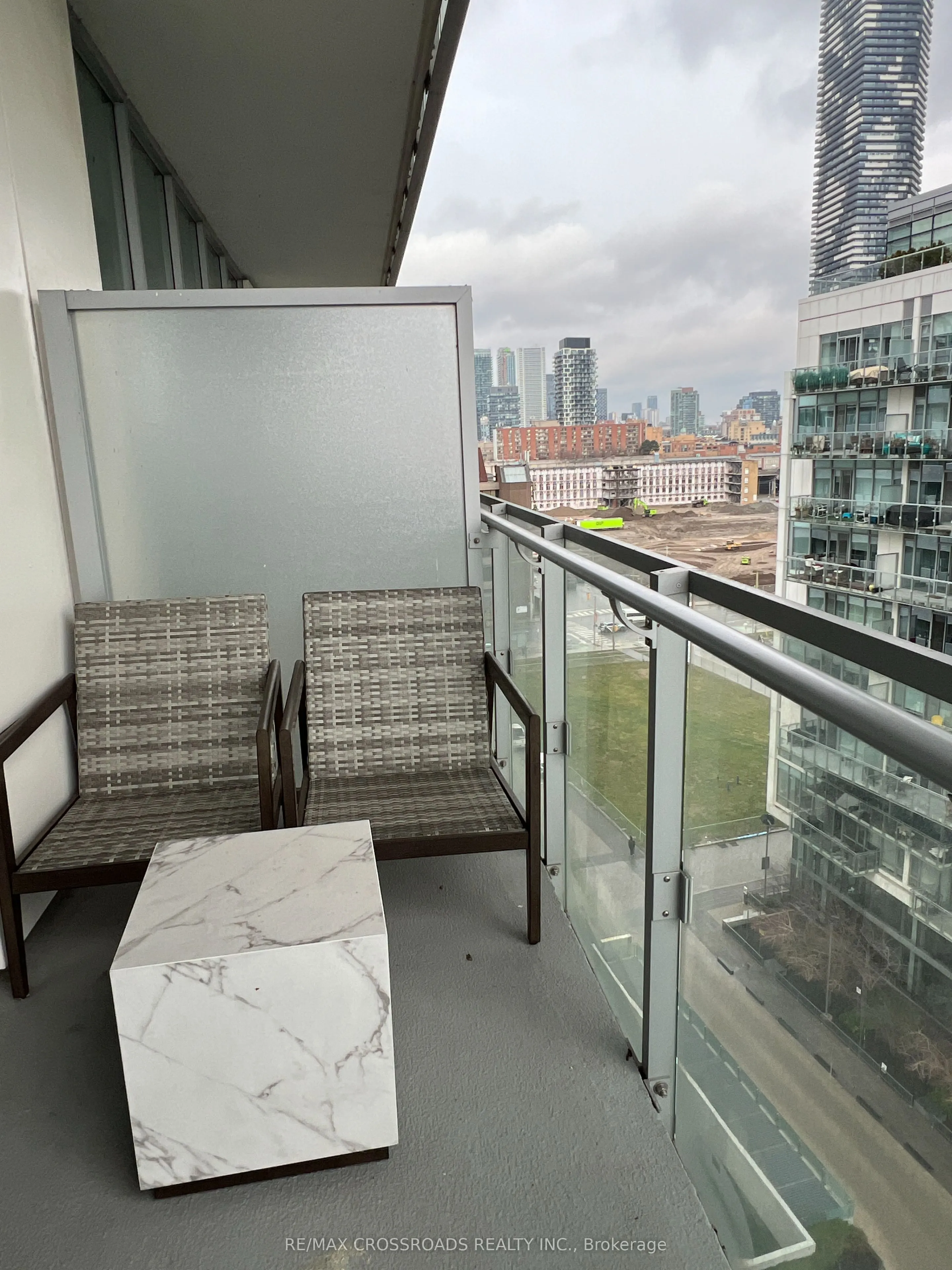 29 Queens Quay E #1010