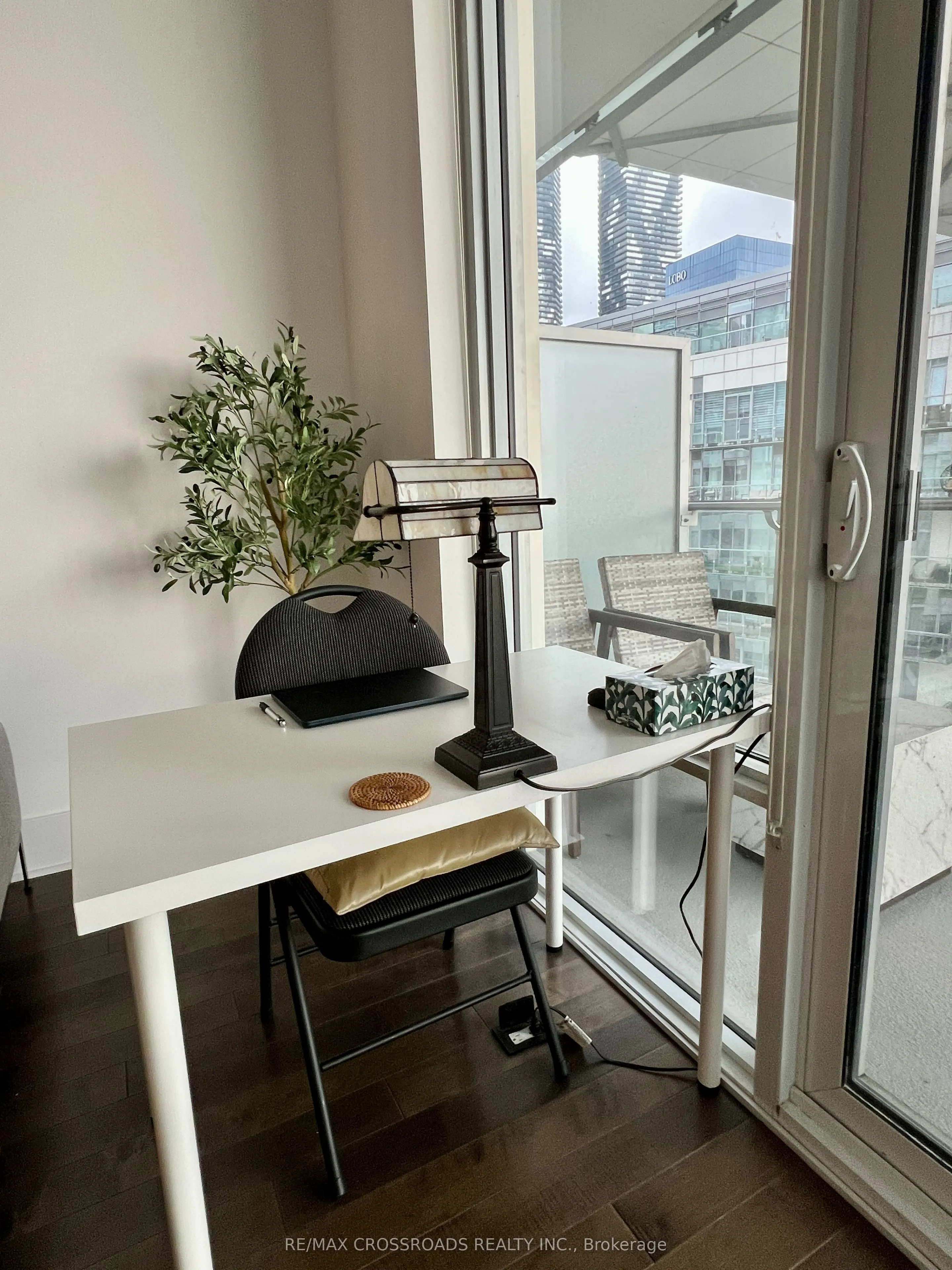 29 Queens Quay E #1010