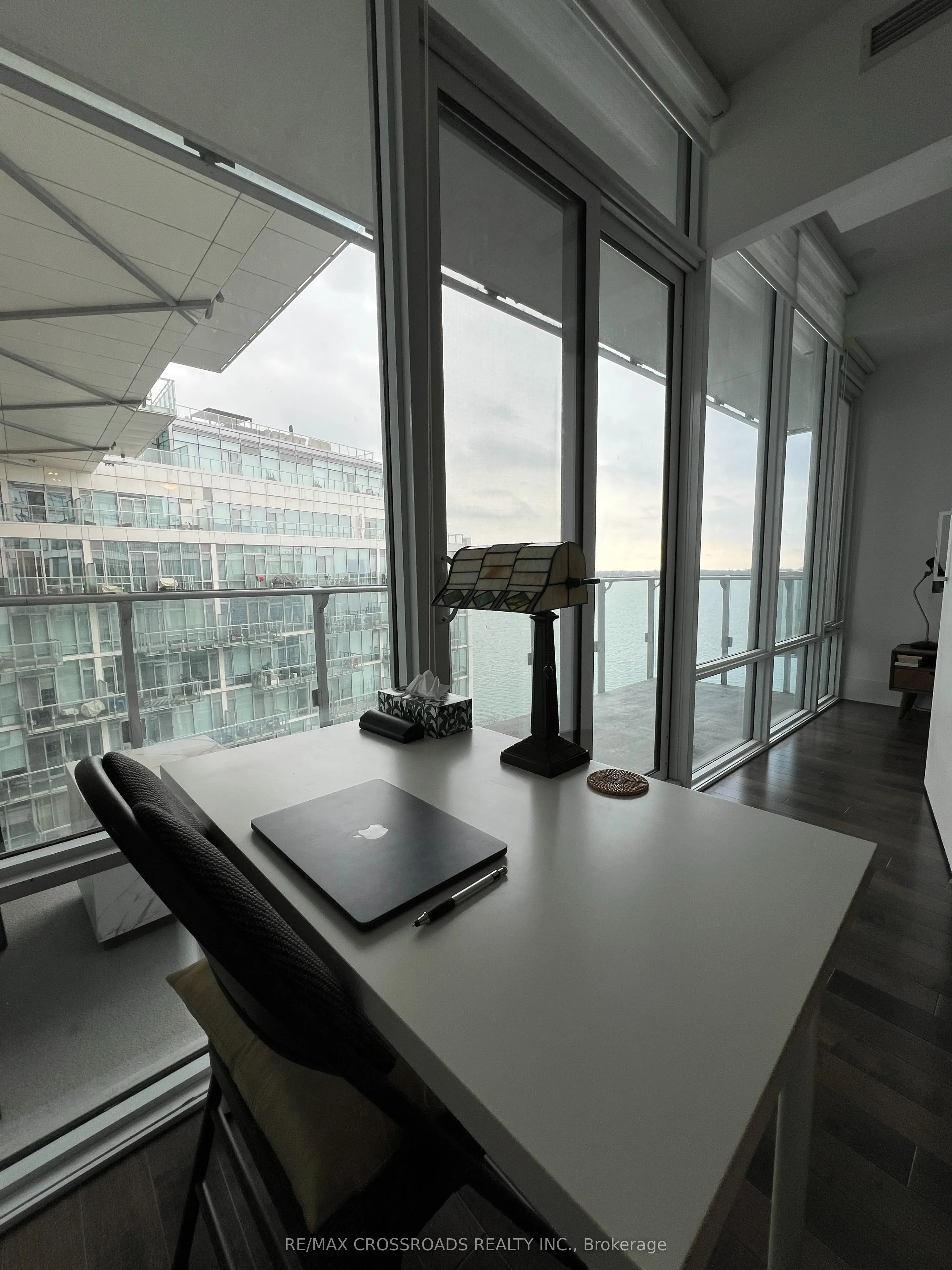 29 Queens Quay E #1010