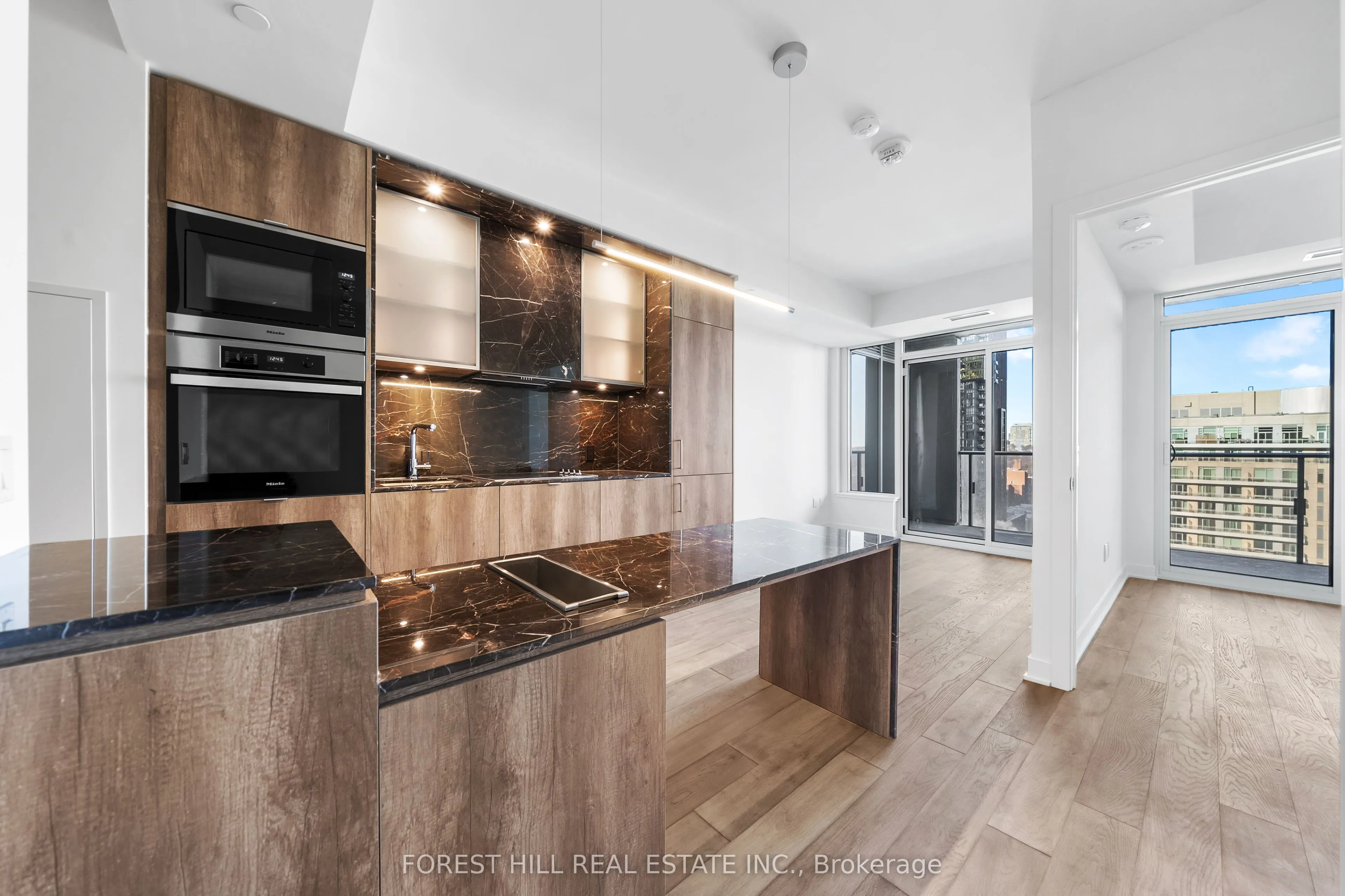 11 Yorkville Avenue #1104