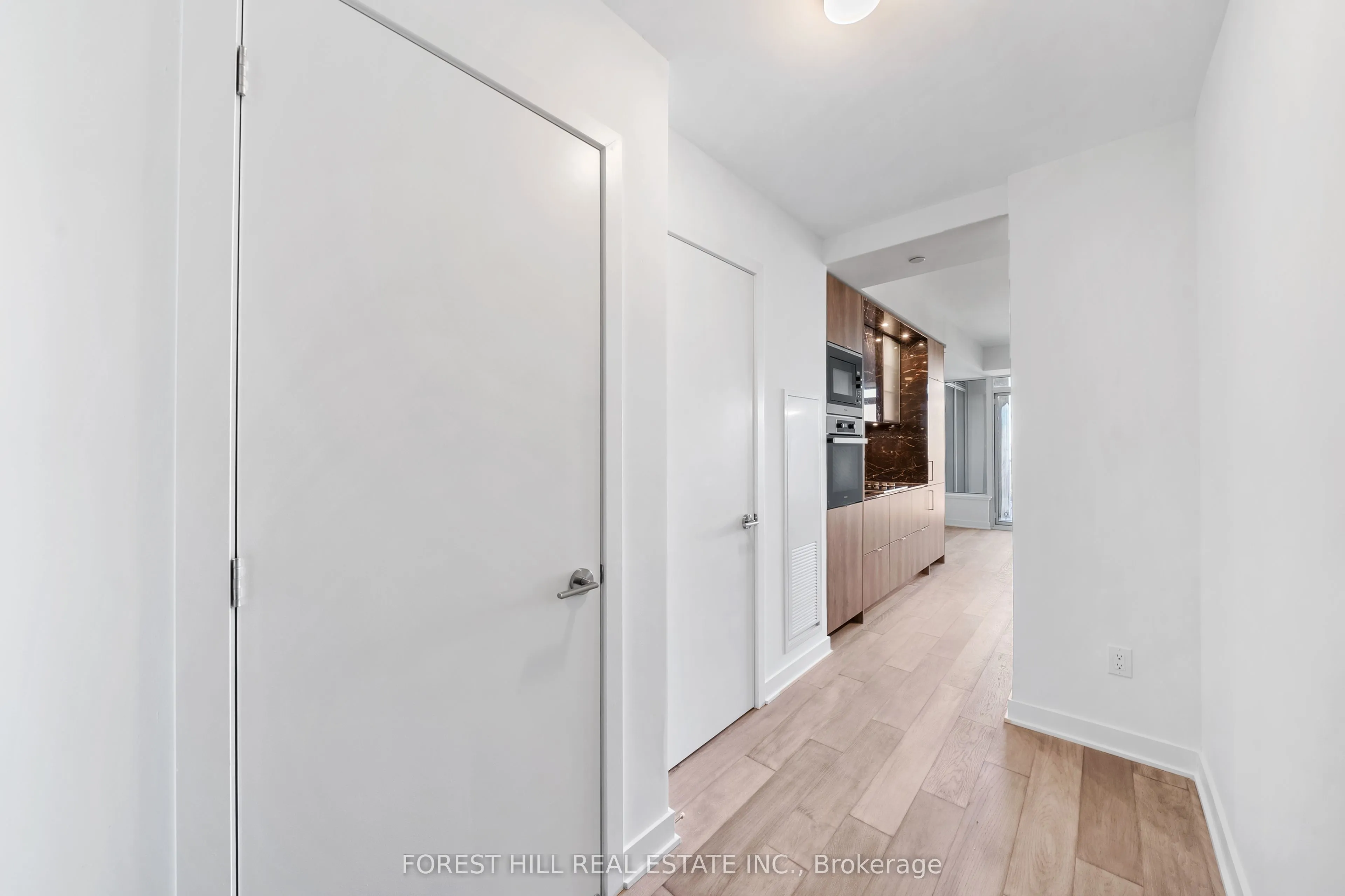 11 Yorkville Avenue #1104