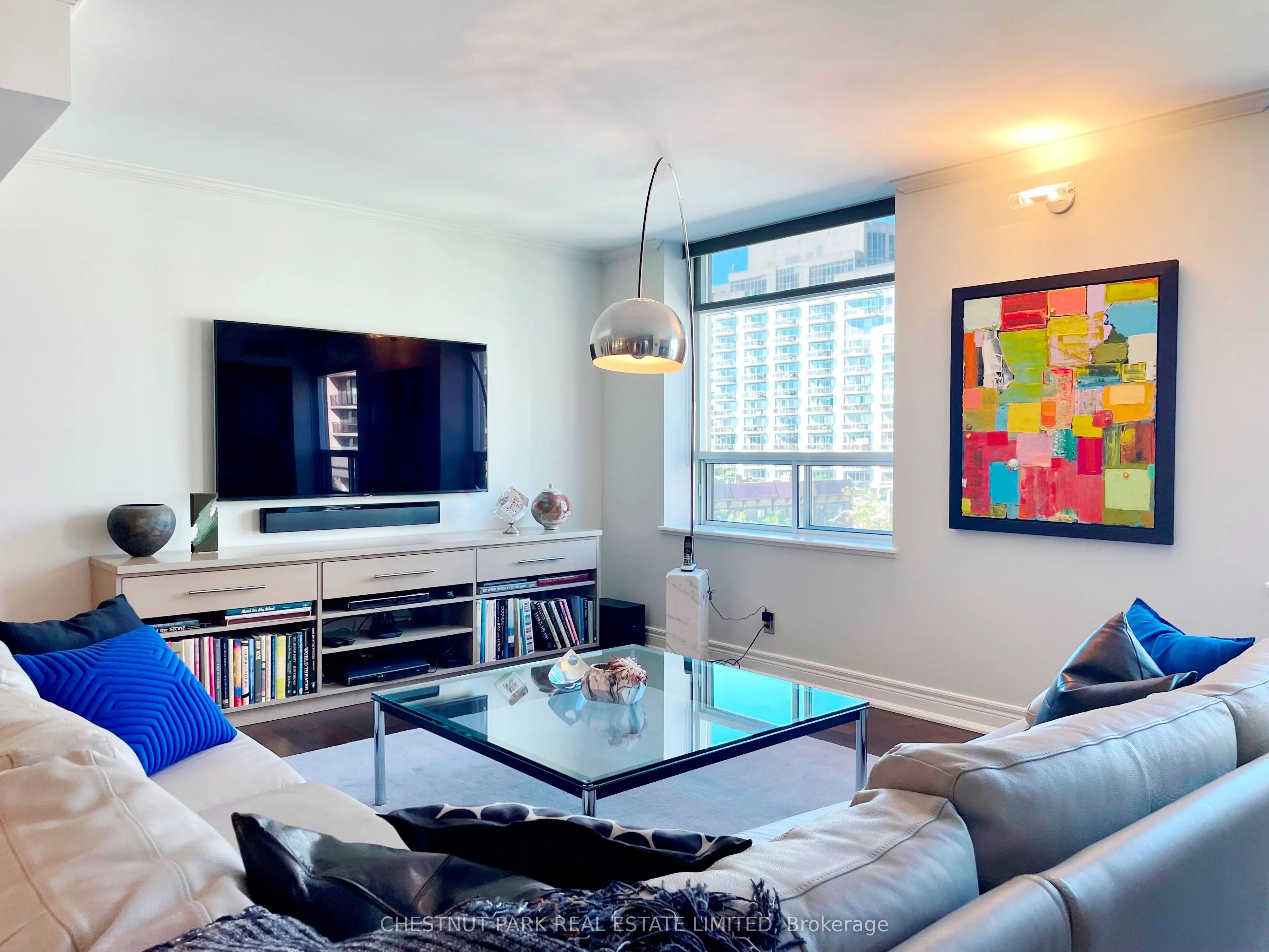 5 Rosehill Avenue, #819