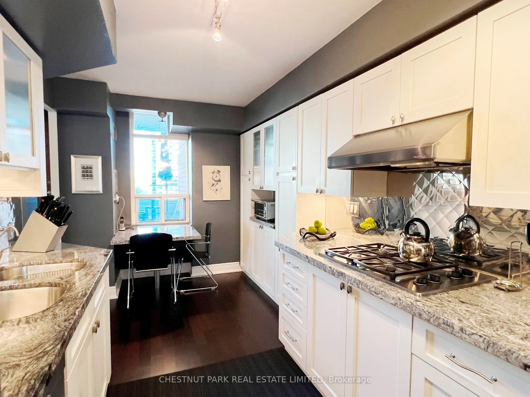 5 Rosehill Avenue, #819