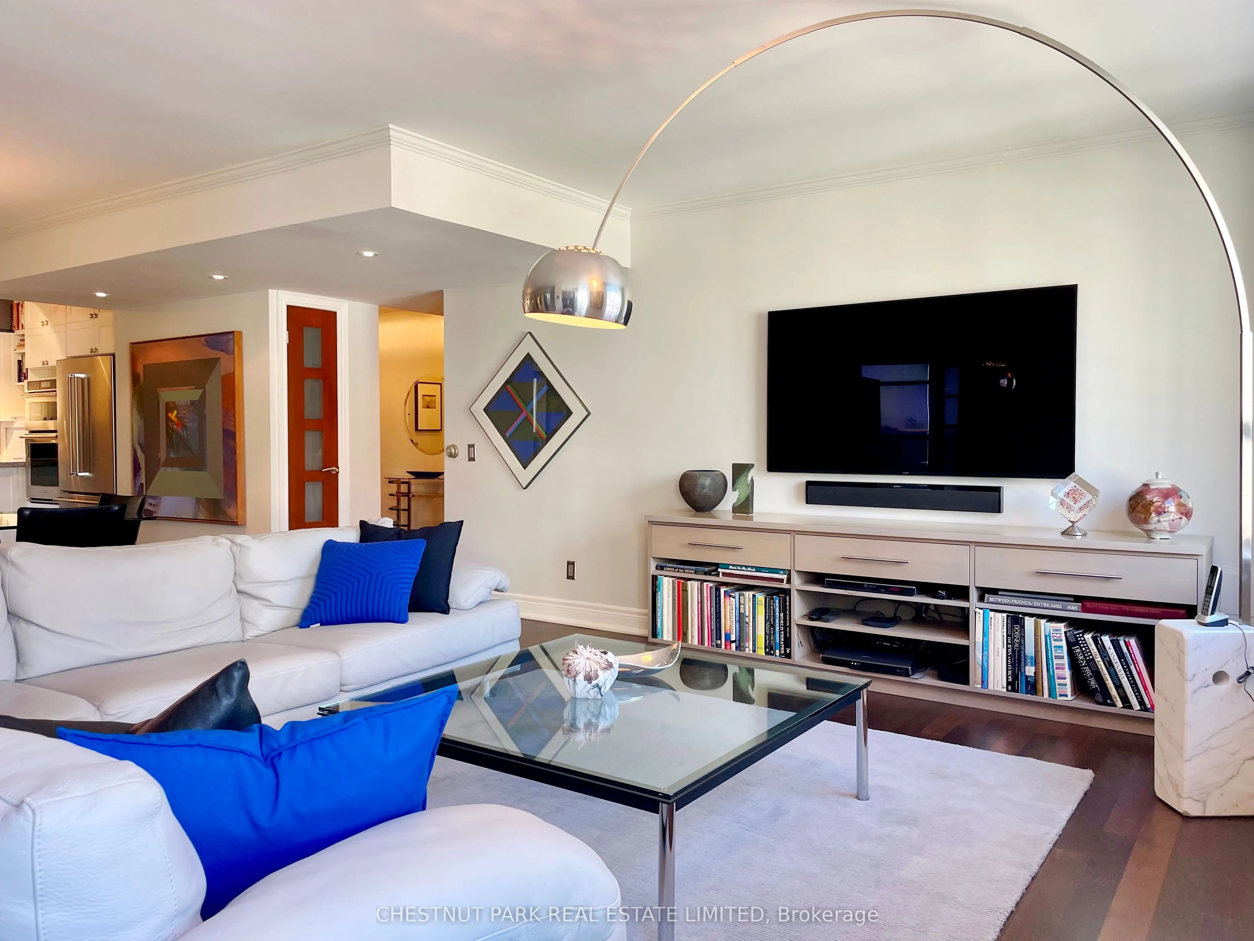 5 Rosehill Avenue, #819