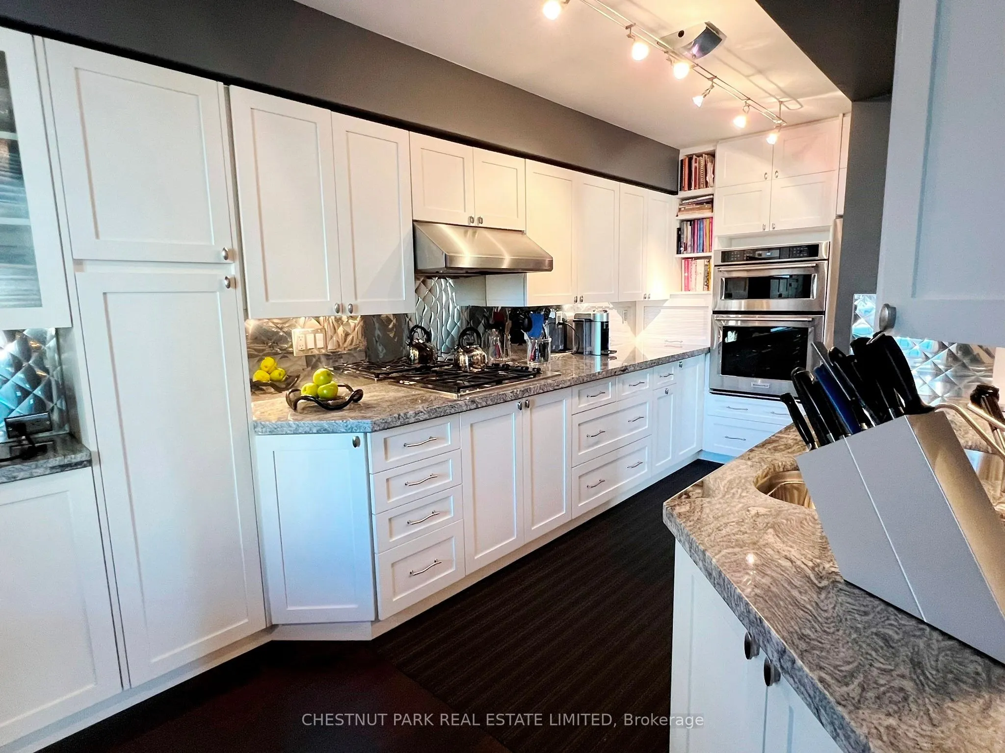 5 Rosehill Avenue, #819