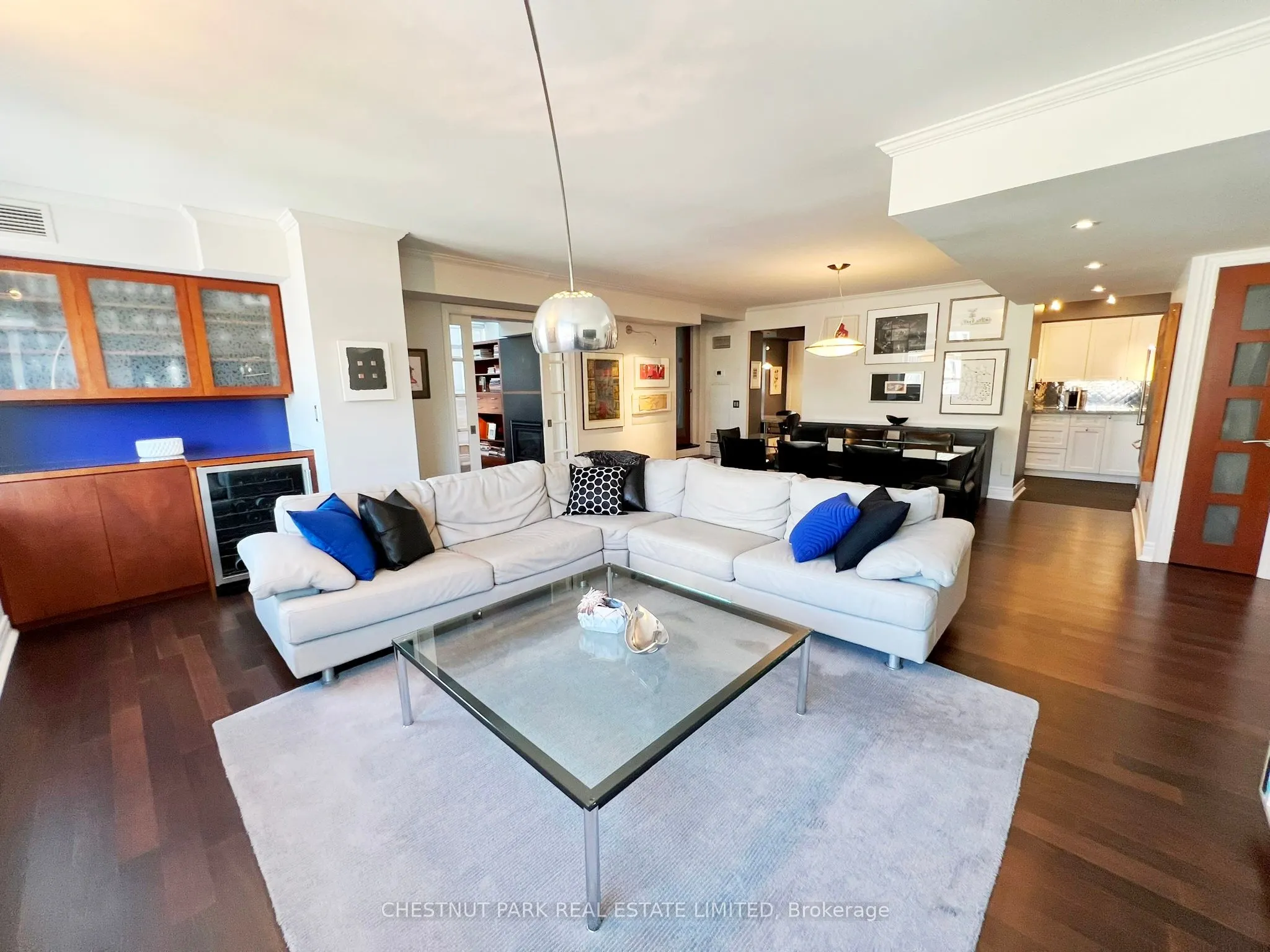 5 Rosehill Avenue, #819