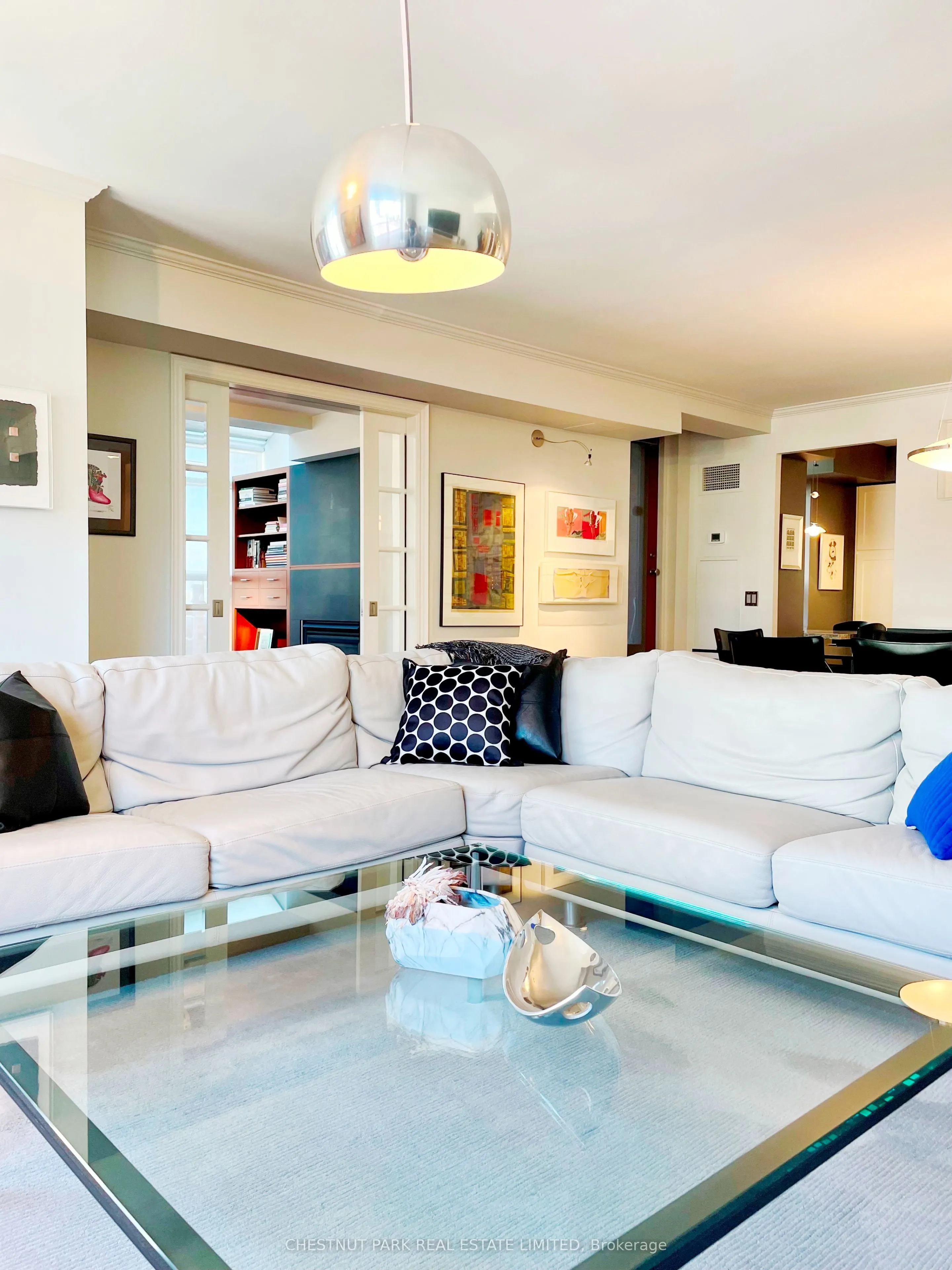 5 Rosehill Avenue, #819