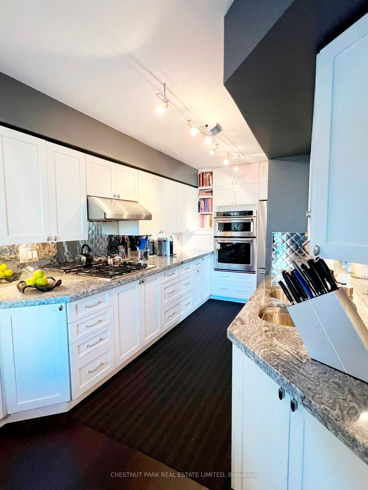 5 Rosehill Avenue, #819