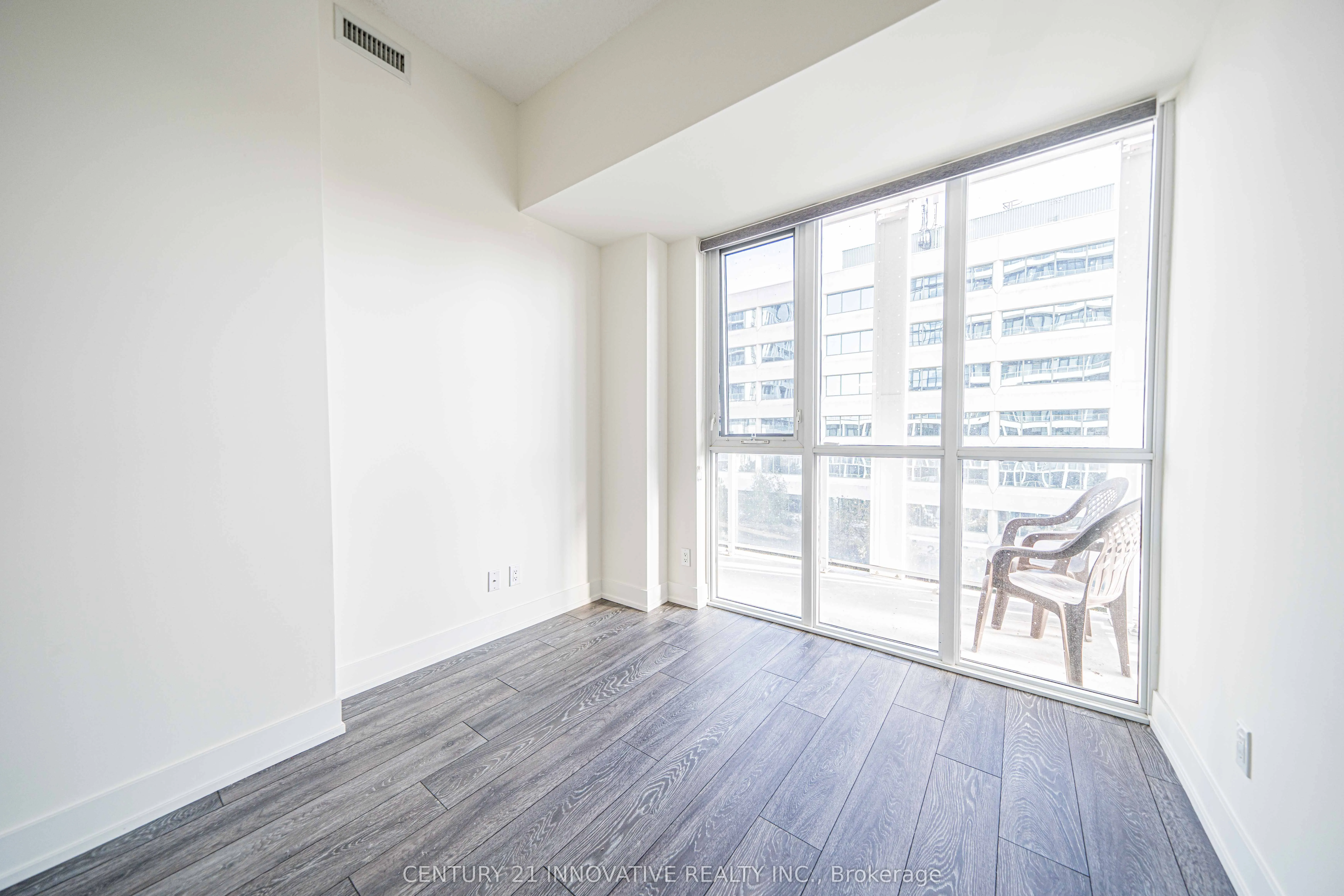 180 Fairview Mall Drive, #517