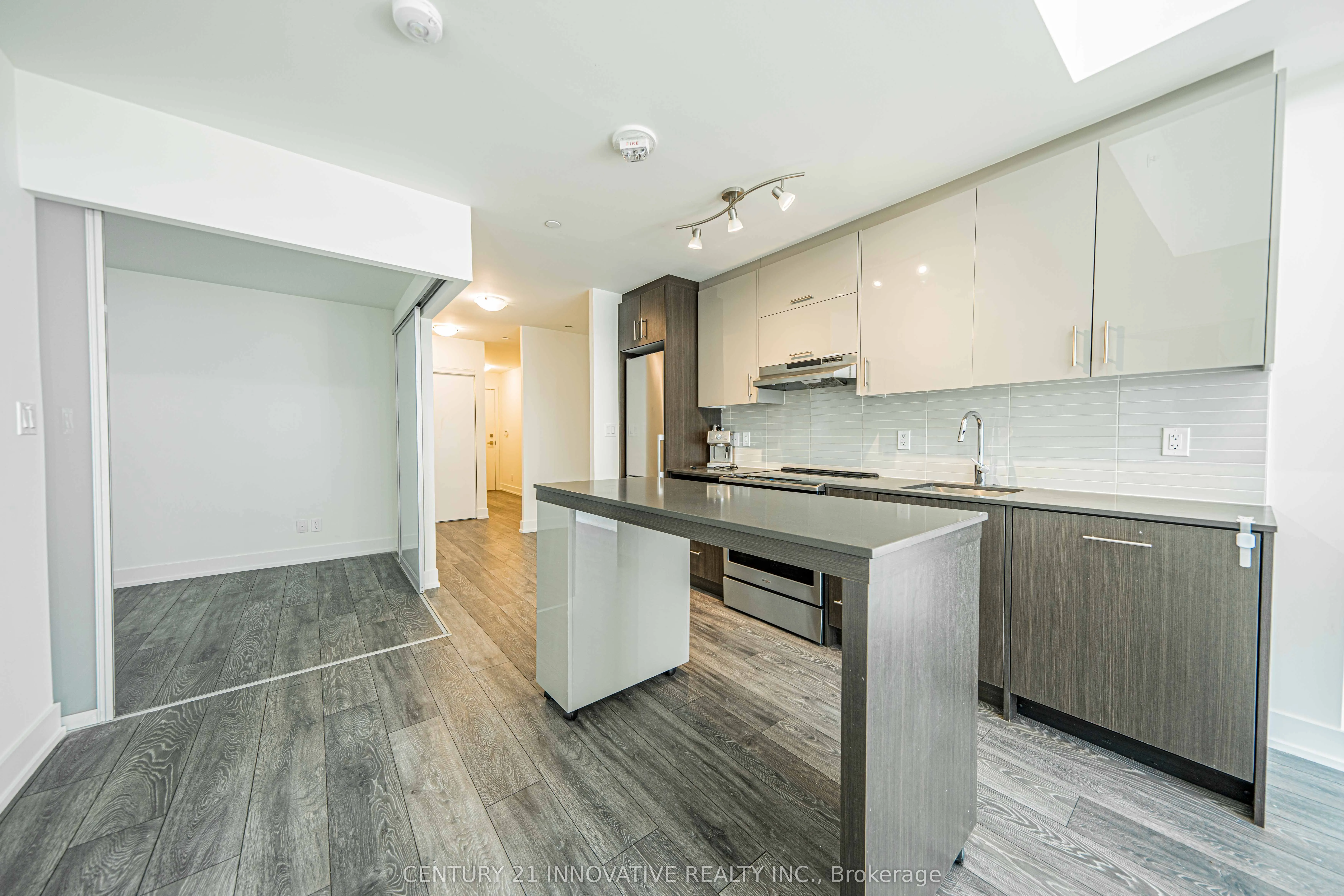 180 Fairview Mall Drive, #517