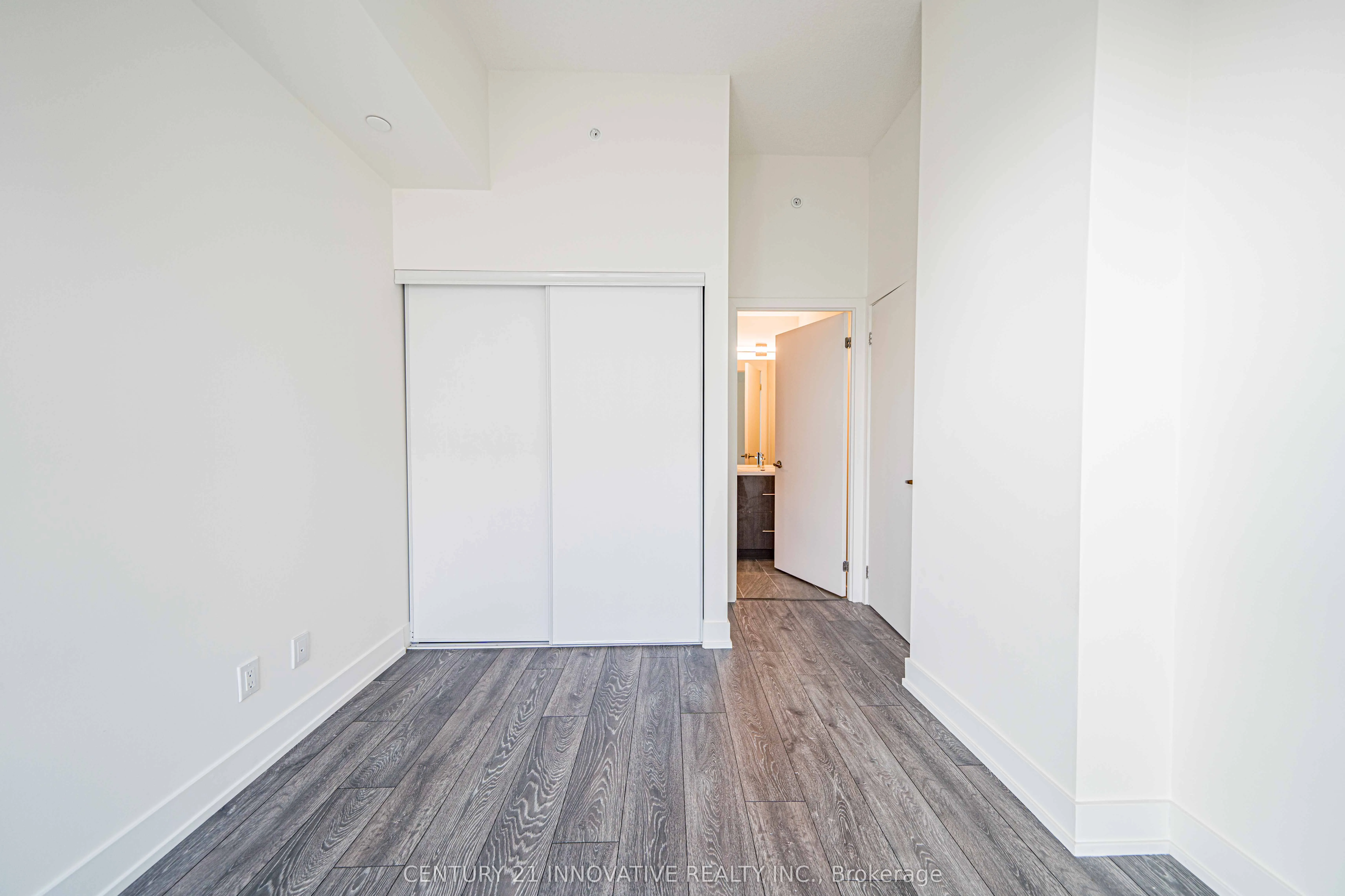 180 Fairview Mall Drive, #517