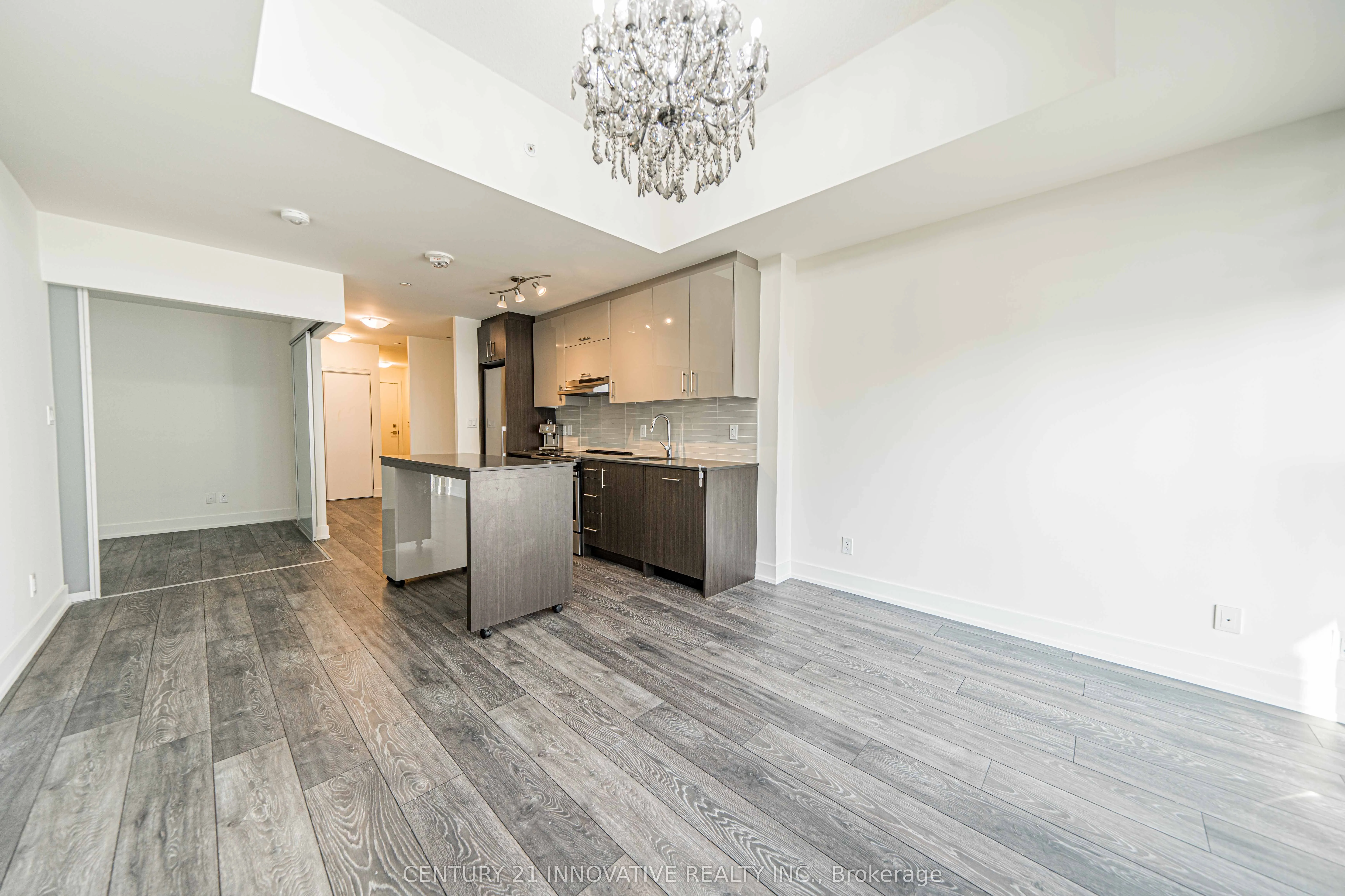 180 Fairview Mall Drive, #517