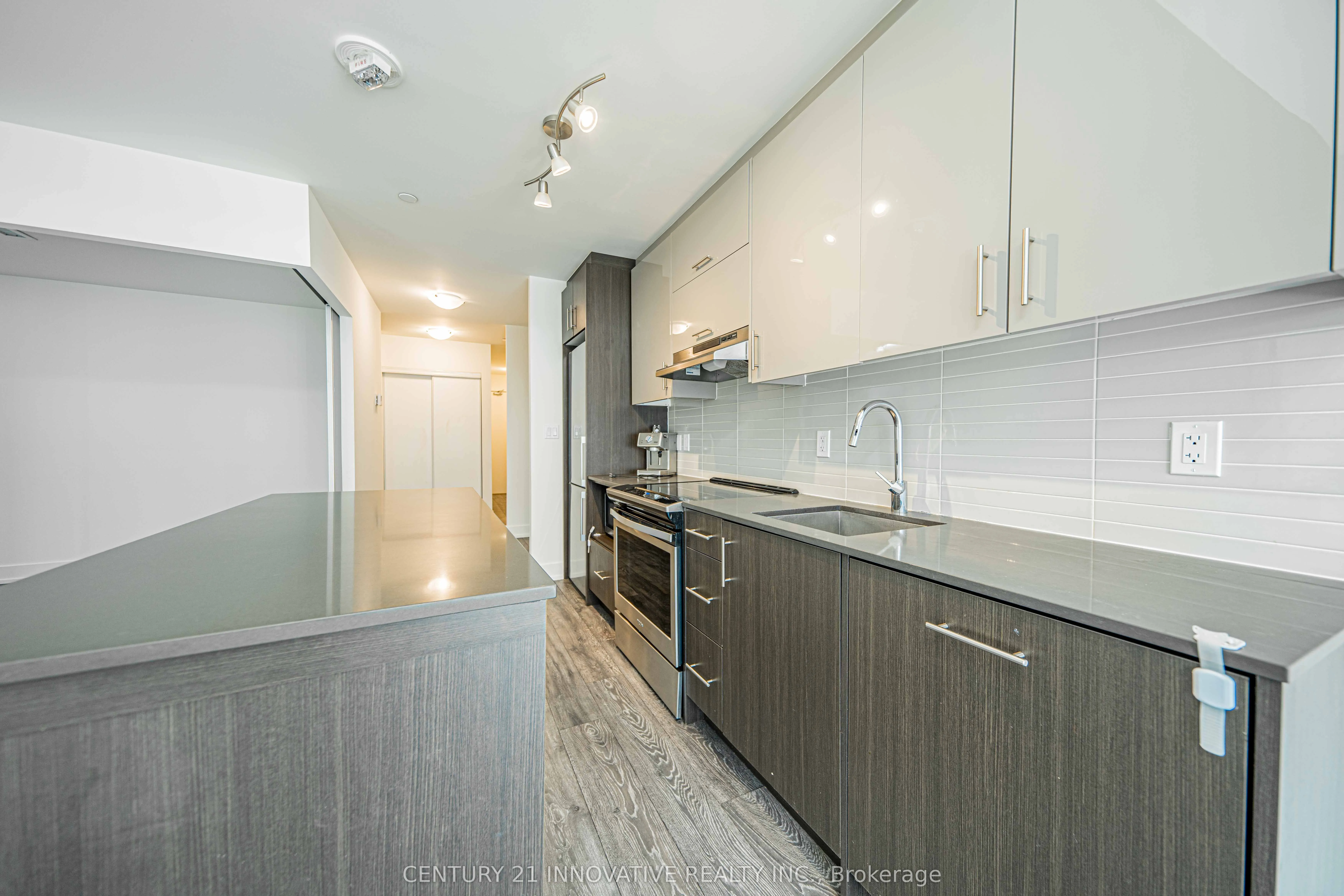 180 Fairview Mall Drive, #517