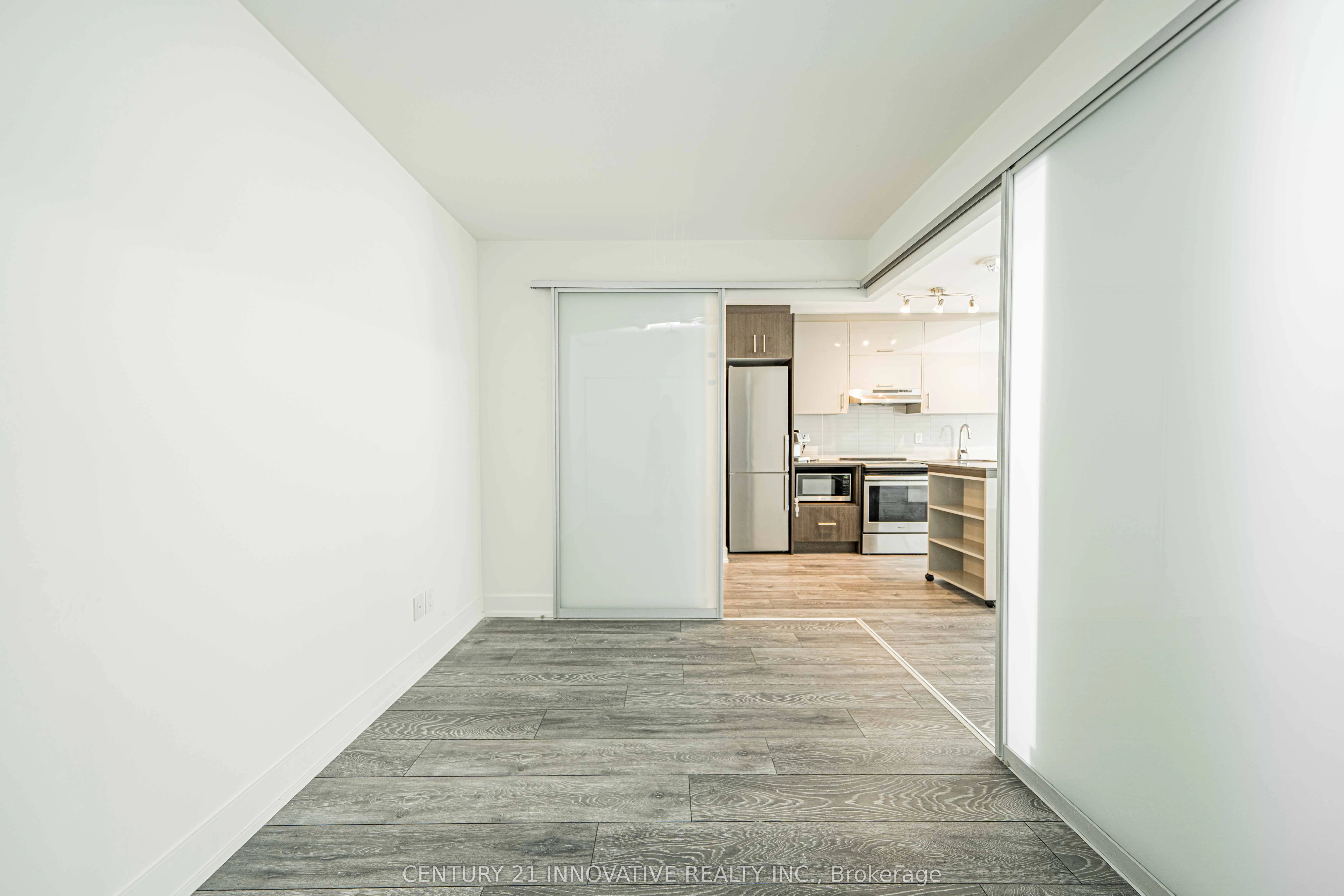 180 Fairview Mall Drive, #517
