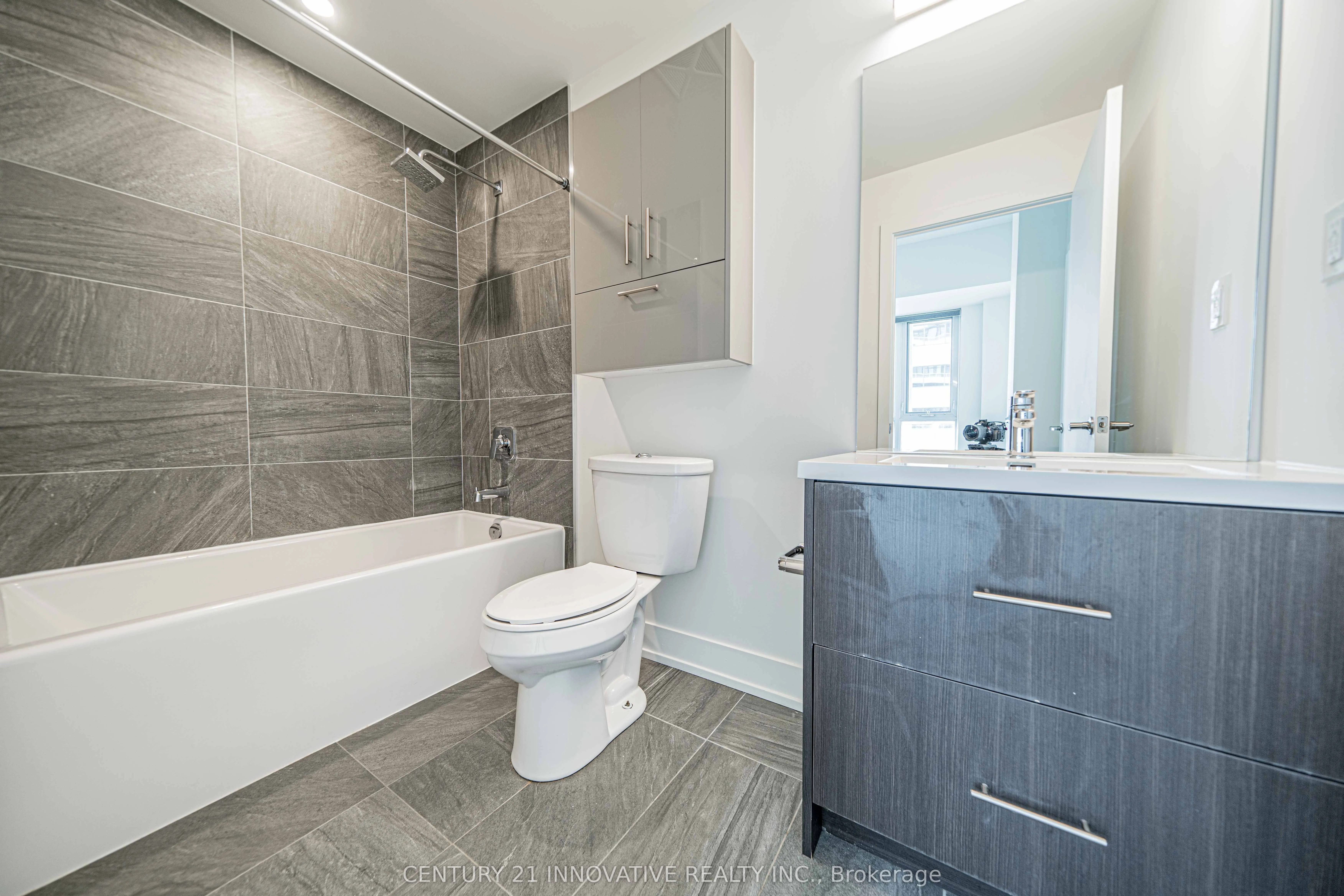 180 Fairview Mall Drive, #517