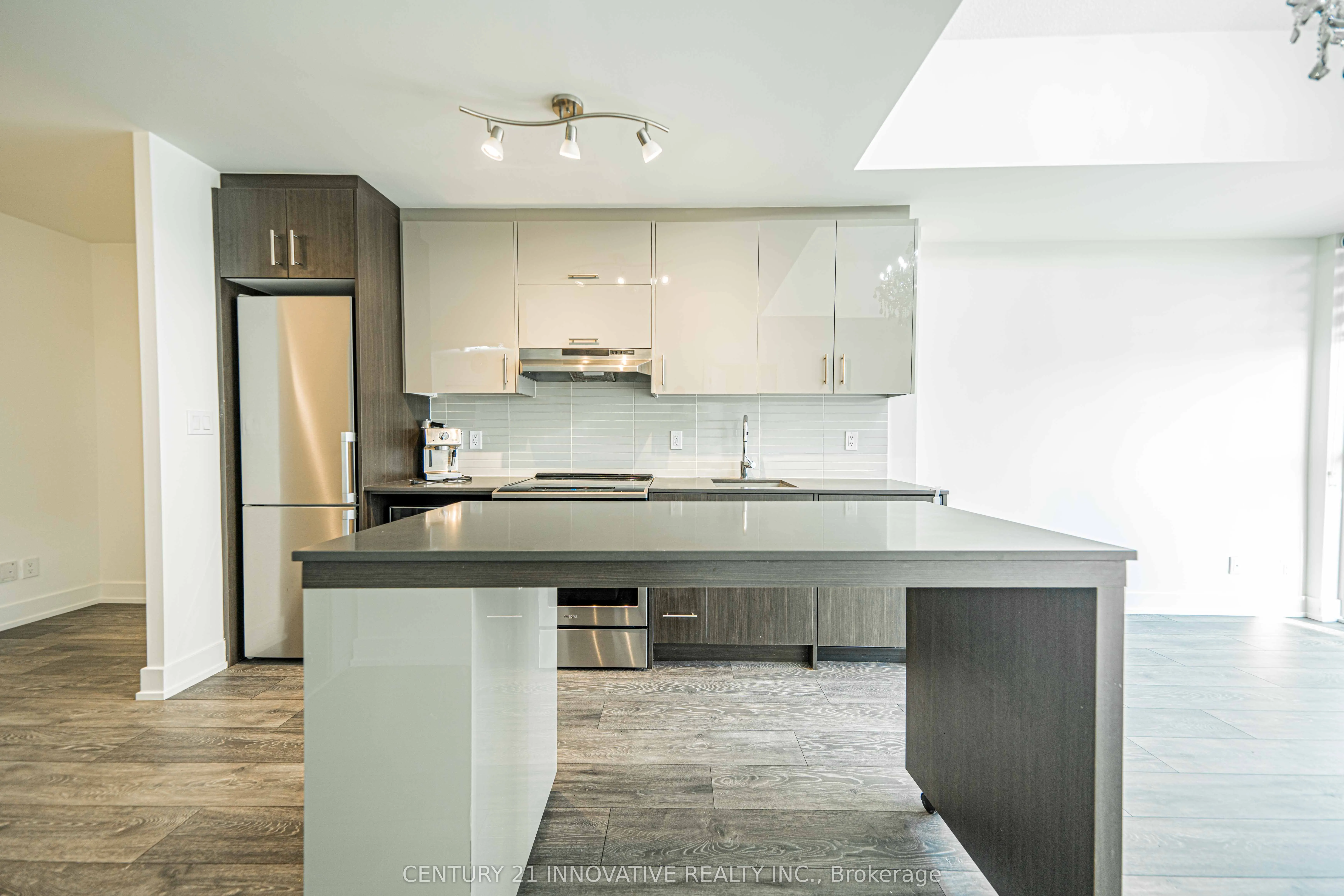 180 Fairview Mall Drive, #517