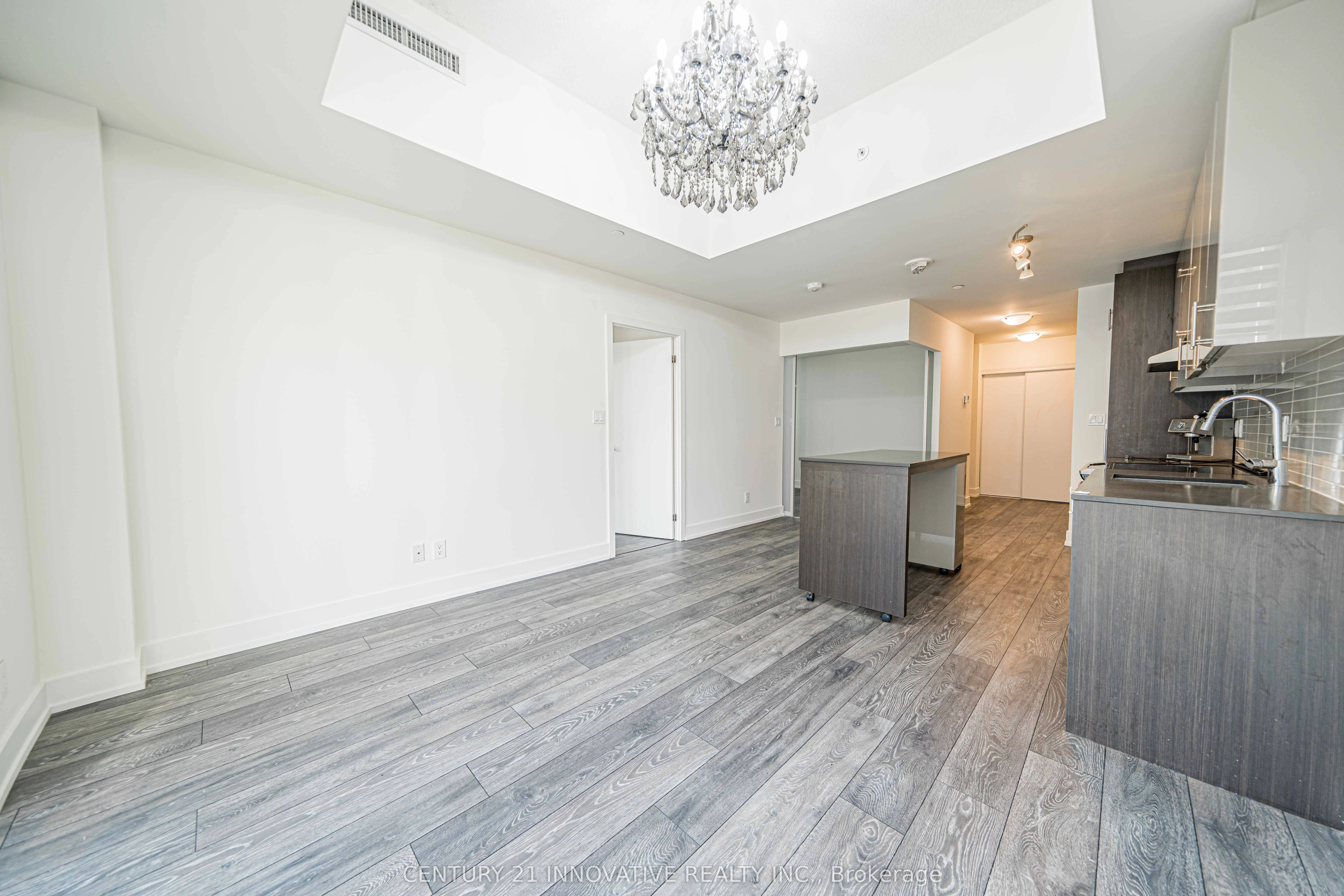 180 Fairview Mall Drive, #517