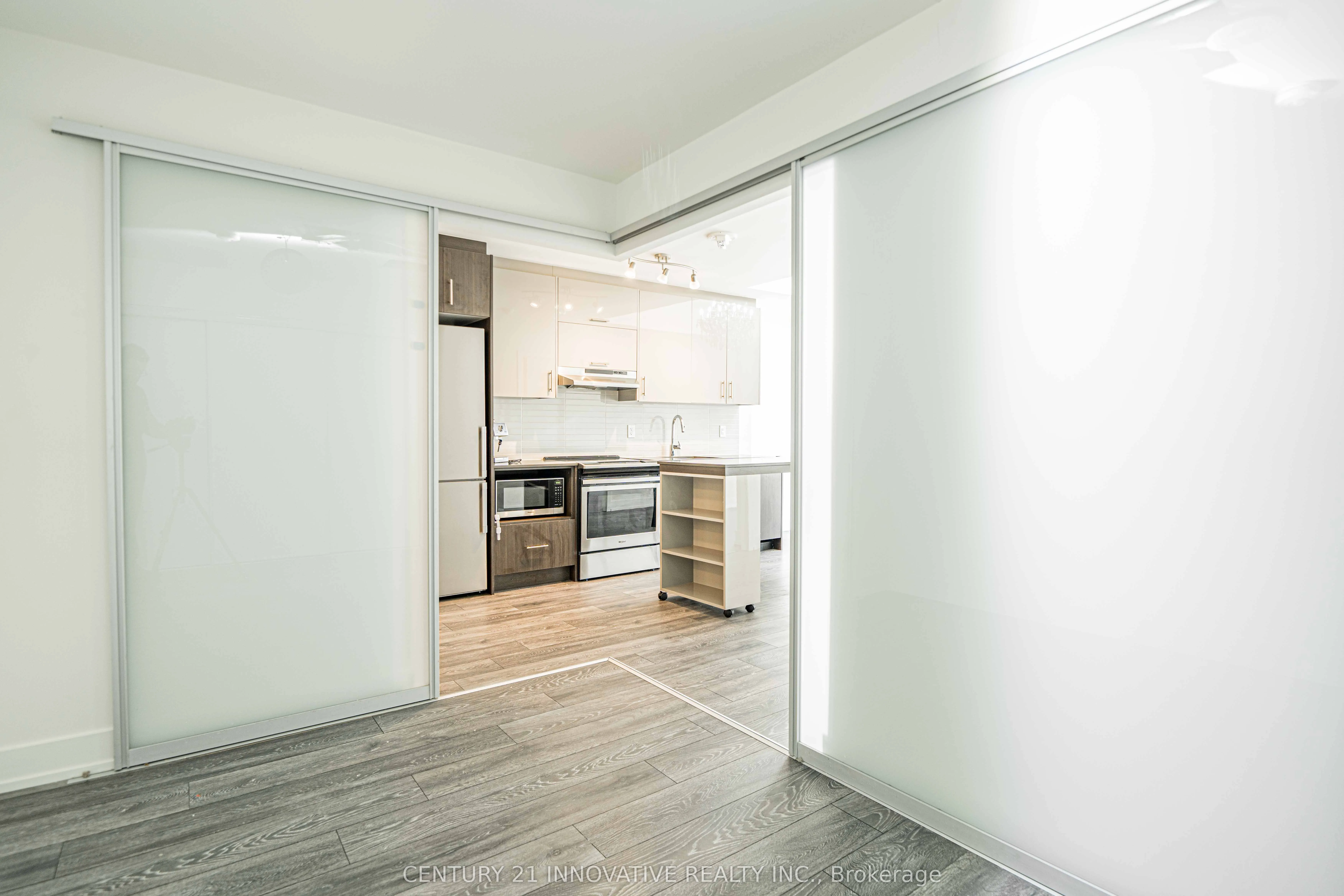 180 Fairview Mall Drive, #517