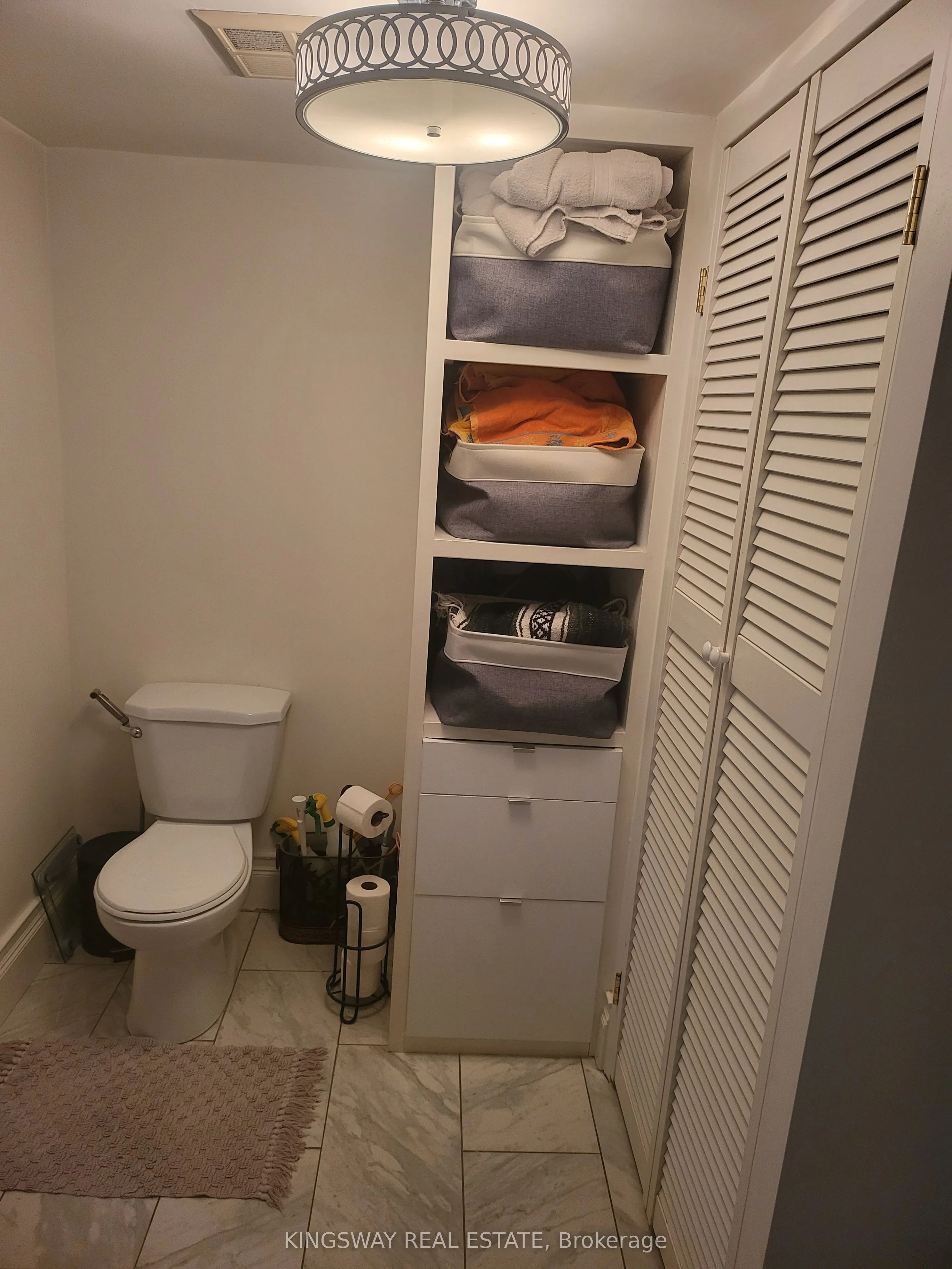 24 Wellesley Street, #810