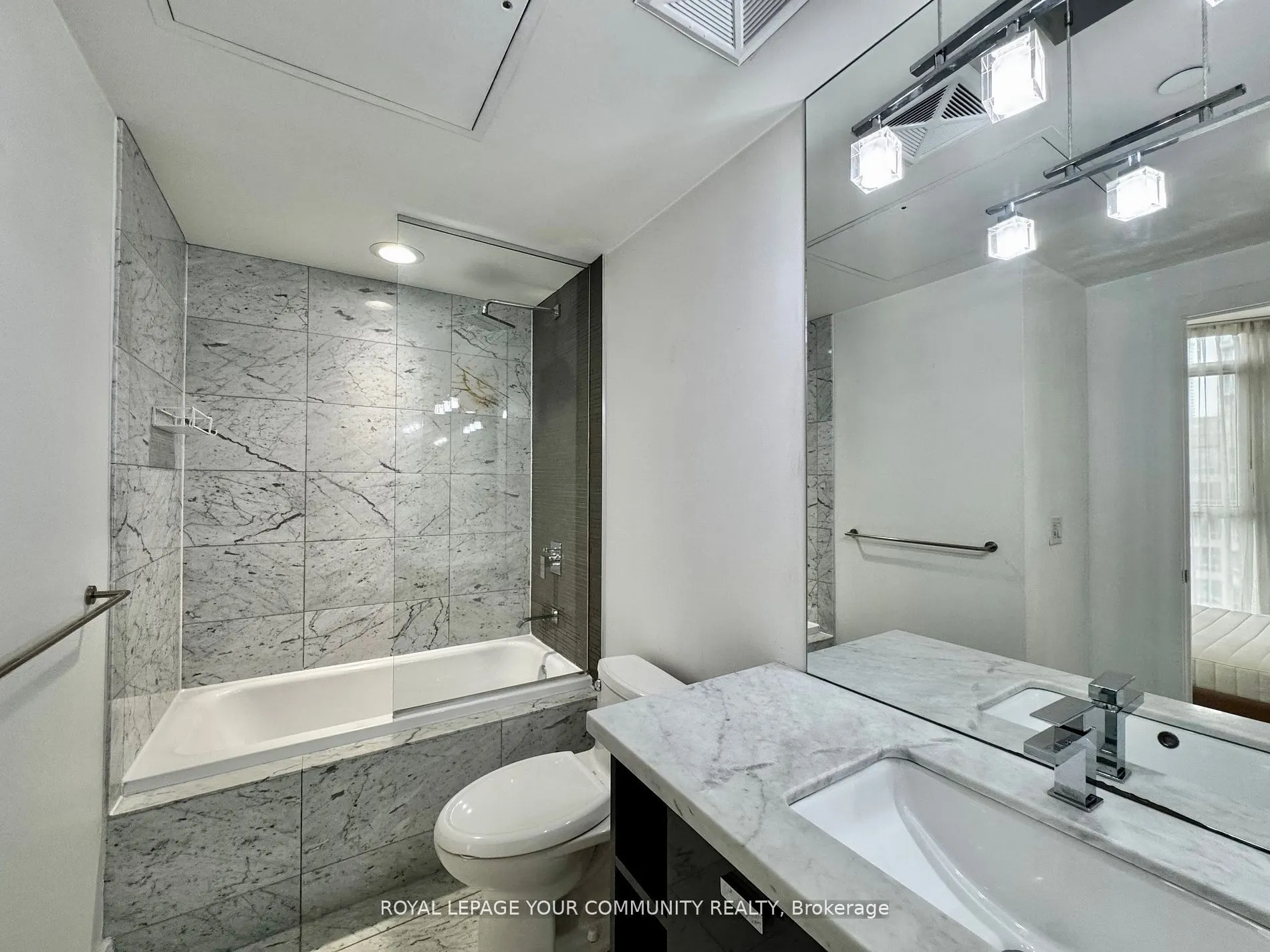 32 Davenport Road, #1307