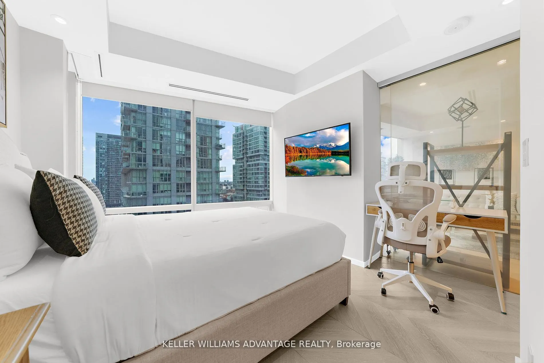 180 University Avenue, #2104