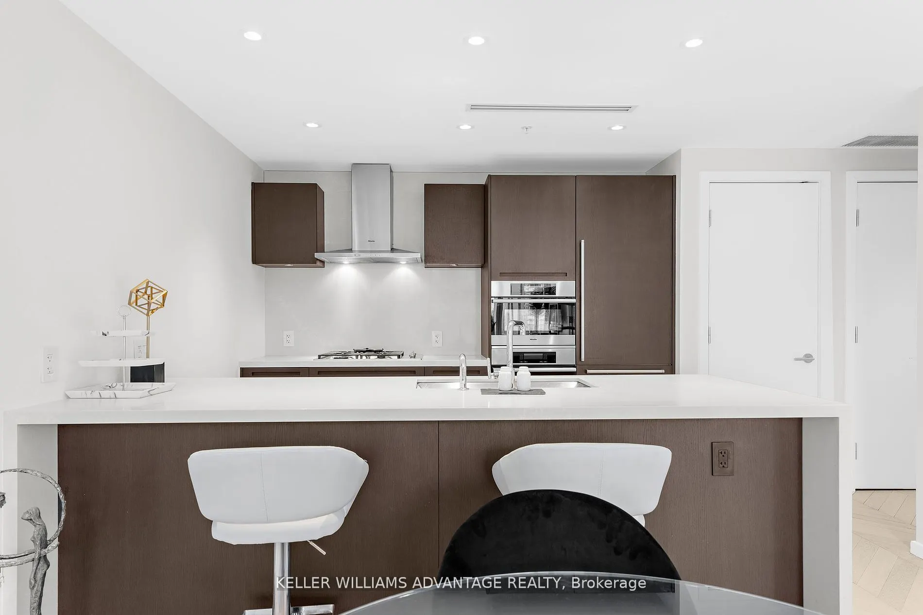 180 University Avenue, #2104