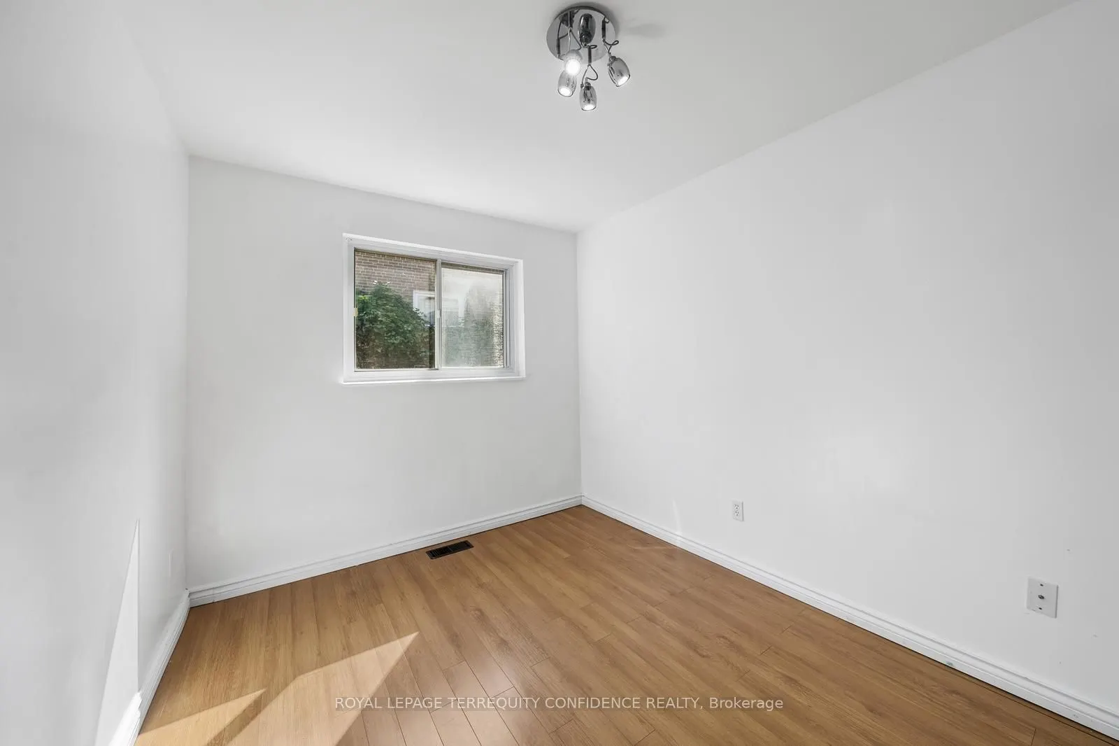 23 Lesgay Crescent