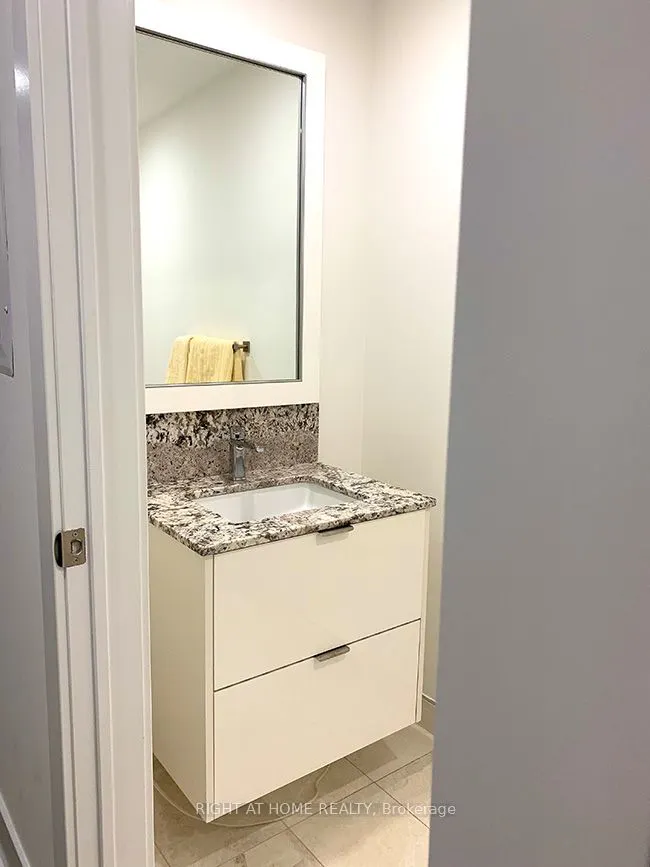 80 Vanauley Street, #110