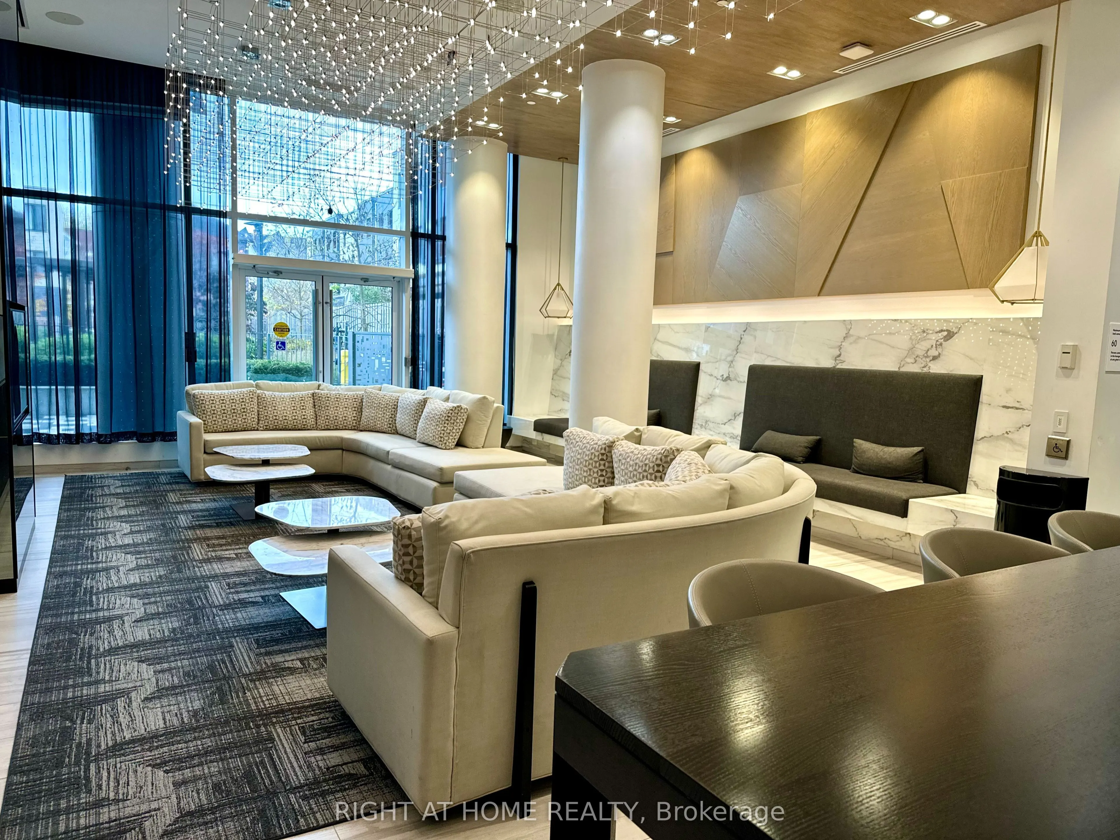 80 Vanauley Street, #110