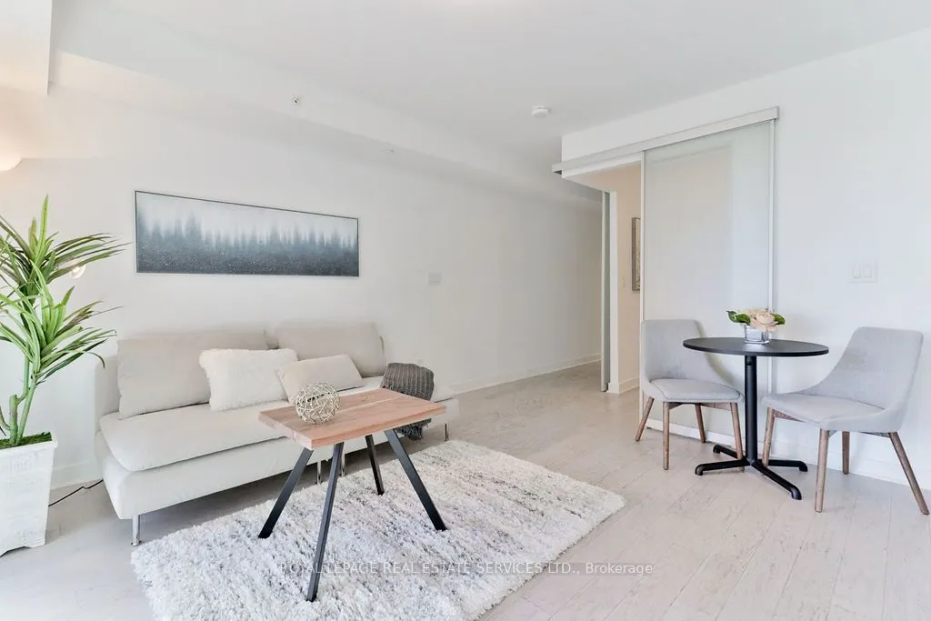 58 Orchard View Boulevard #908