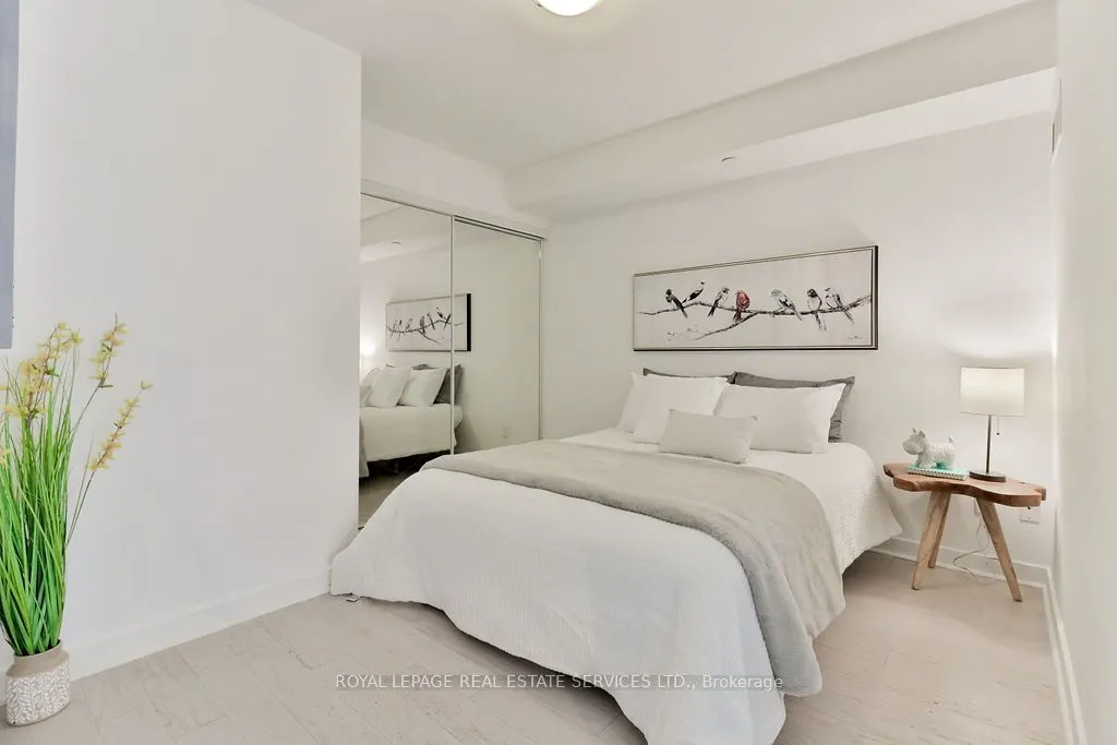 58 Orchard View Boulevard #908