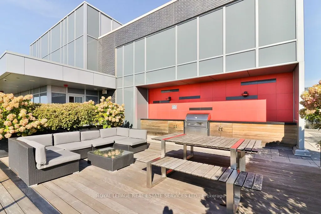 58 Orchard View Boulevard #908