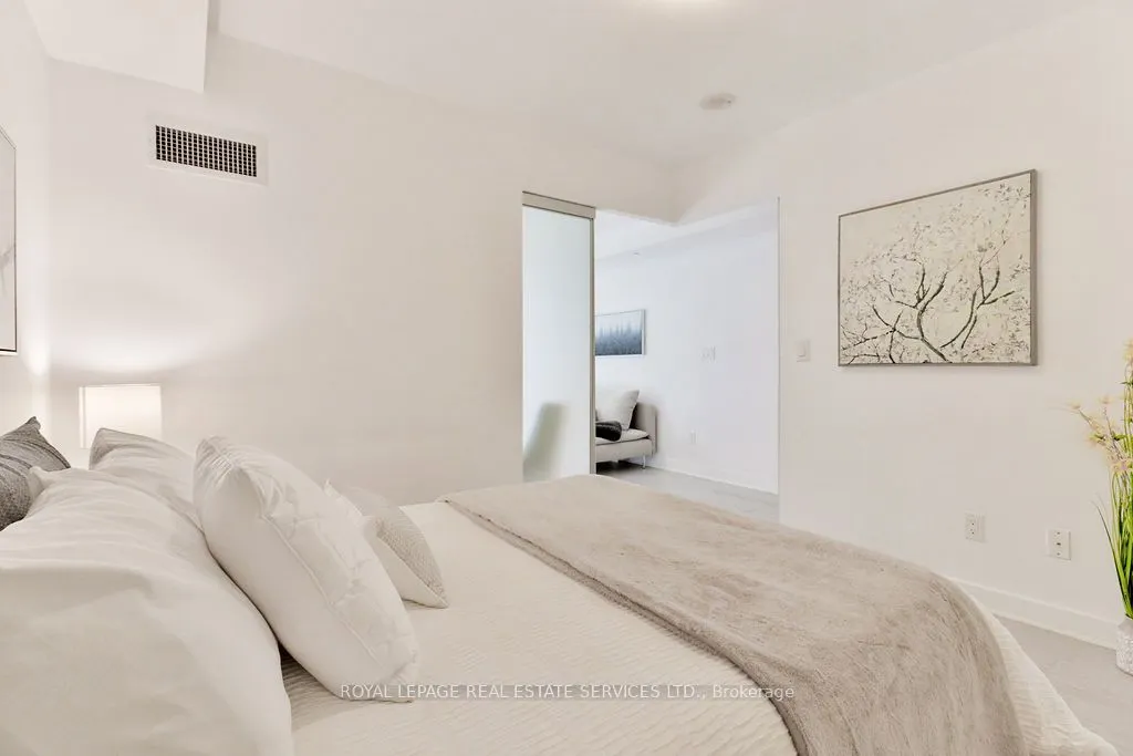 58 Orchard View Boulevard #908
