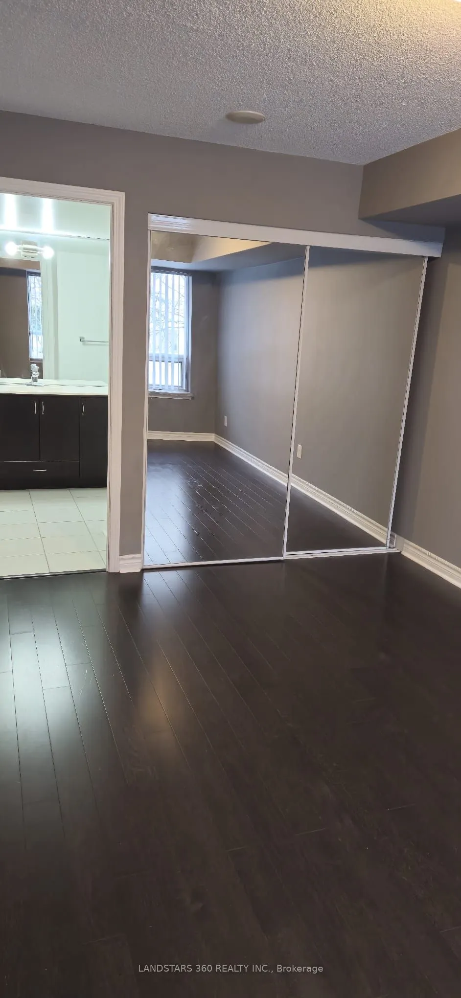 27 Rean Drive, #217