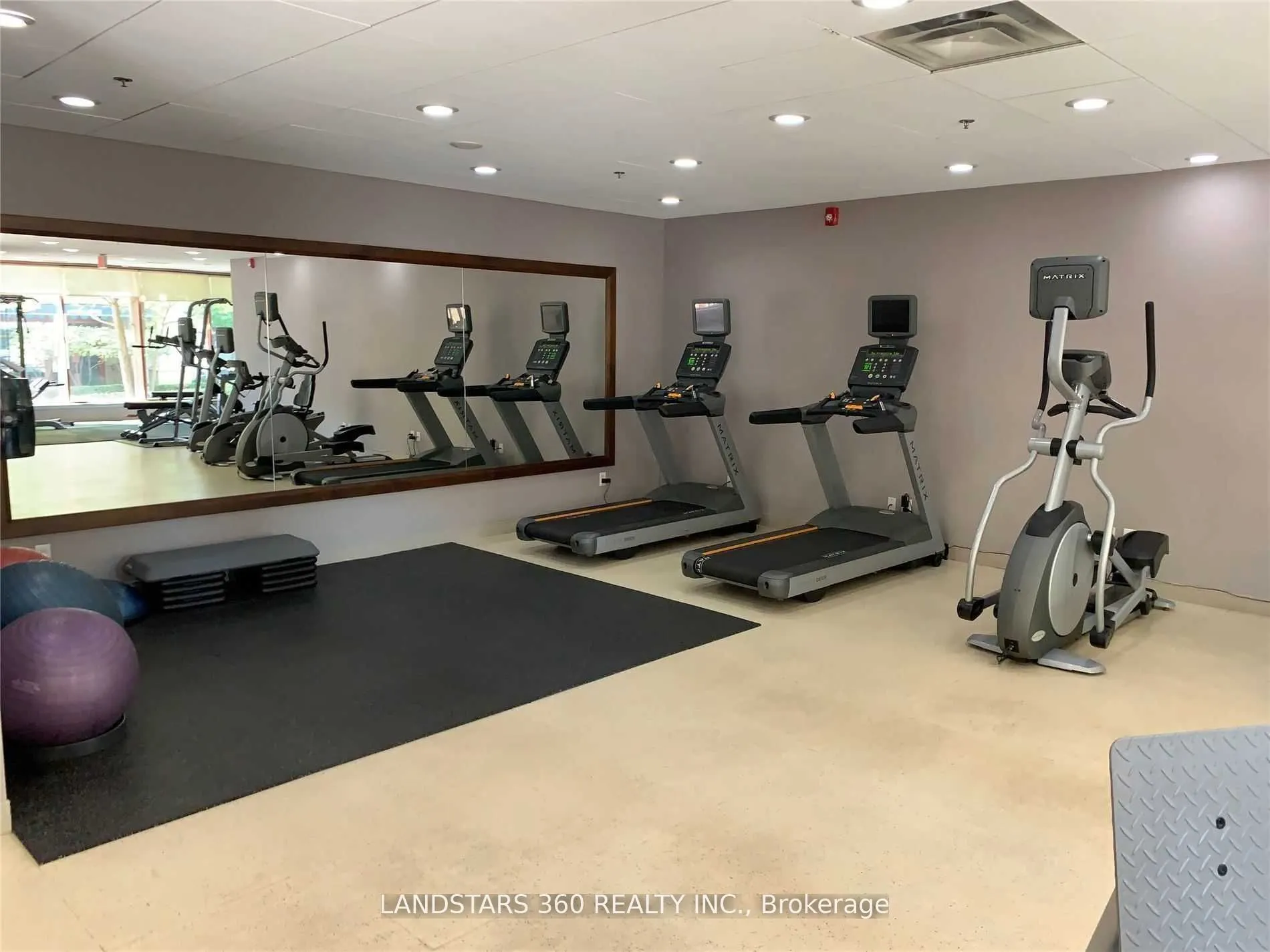 27 Rean Drive, #217
