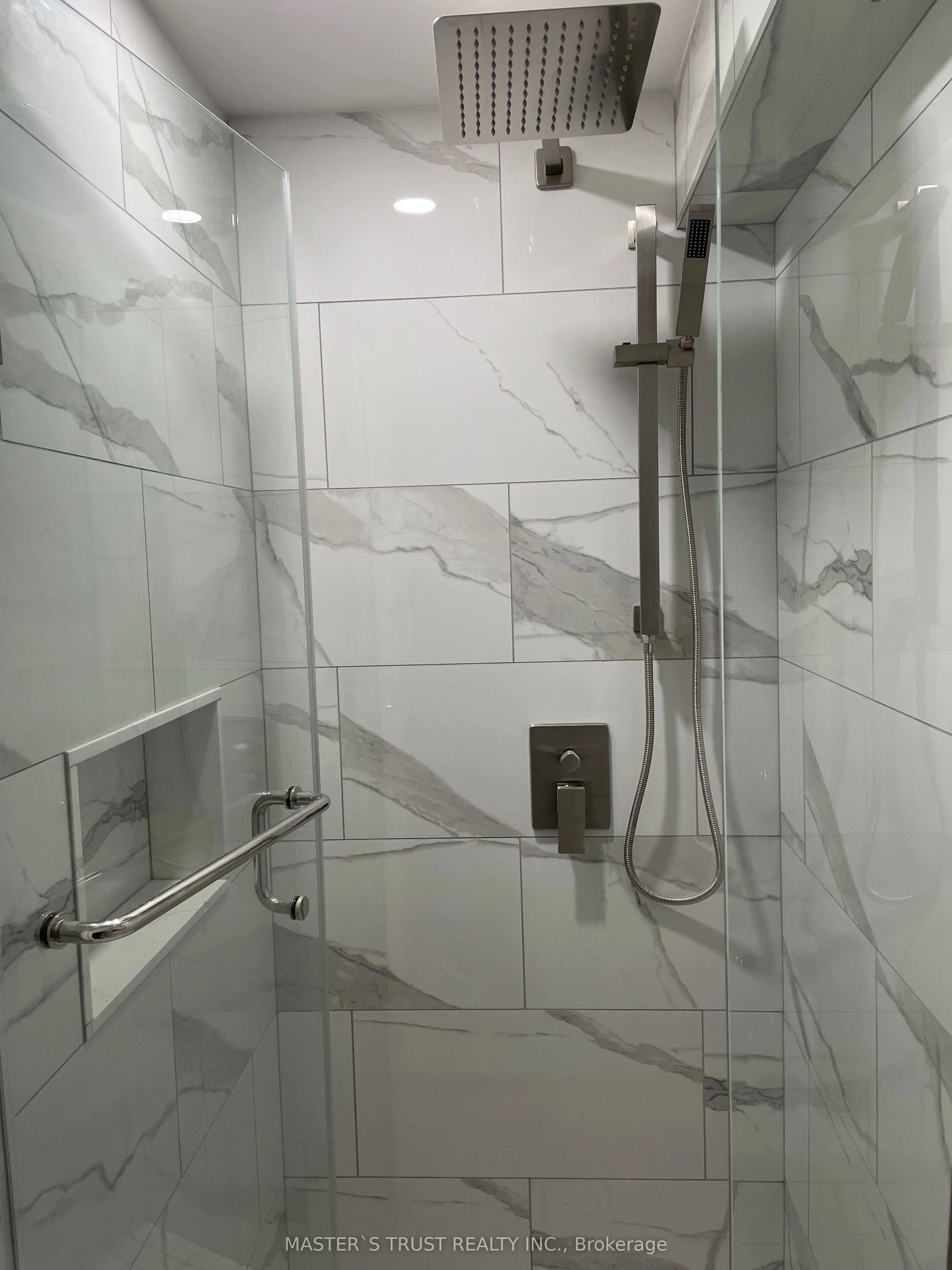 246 Lippincott Street, #Unit4