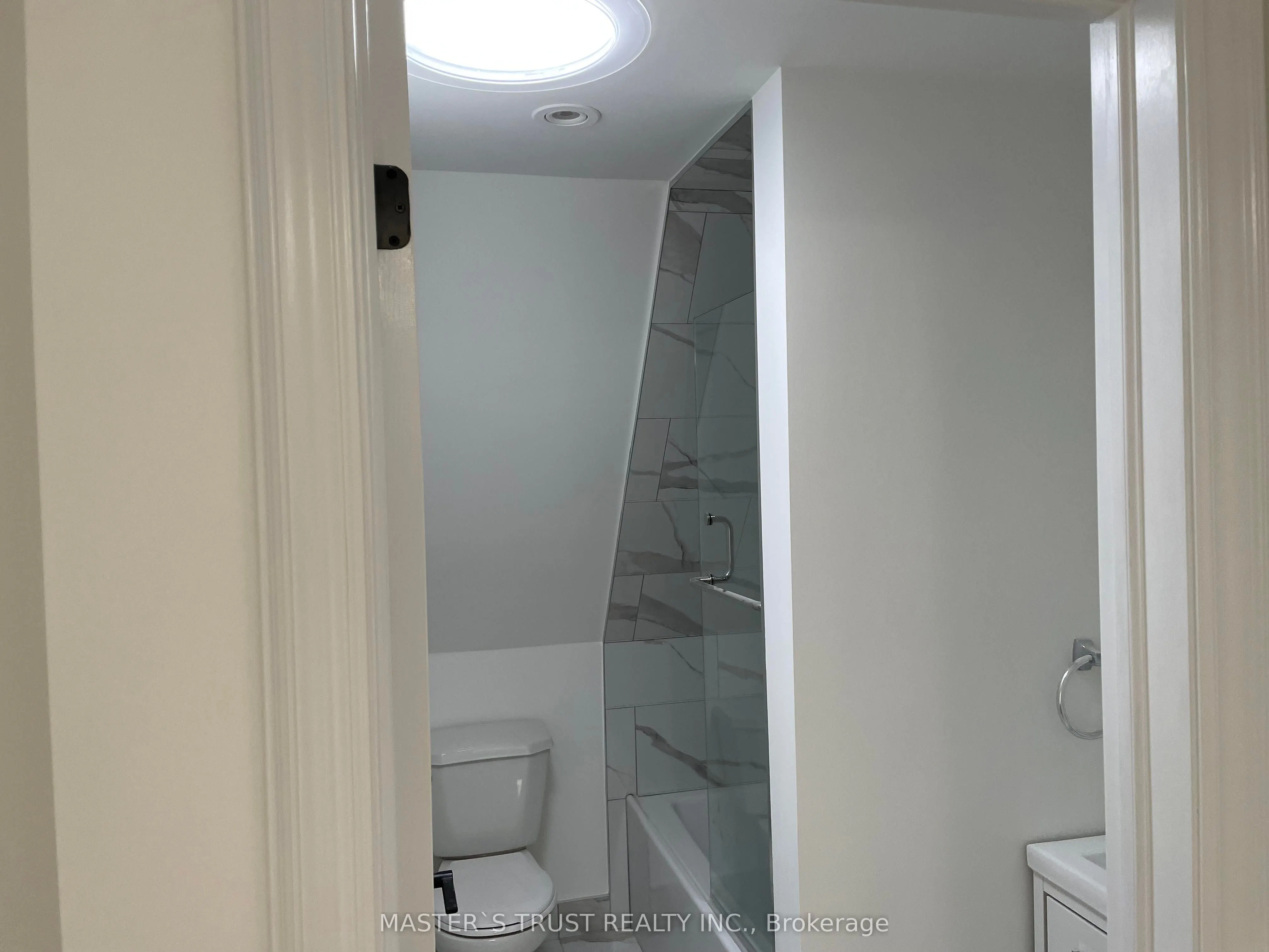 246 Lippincott Street, #Unit4