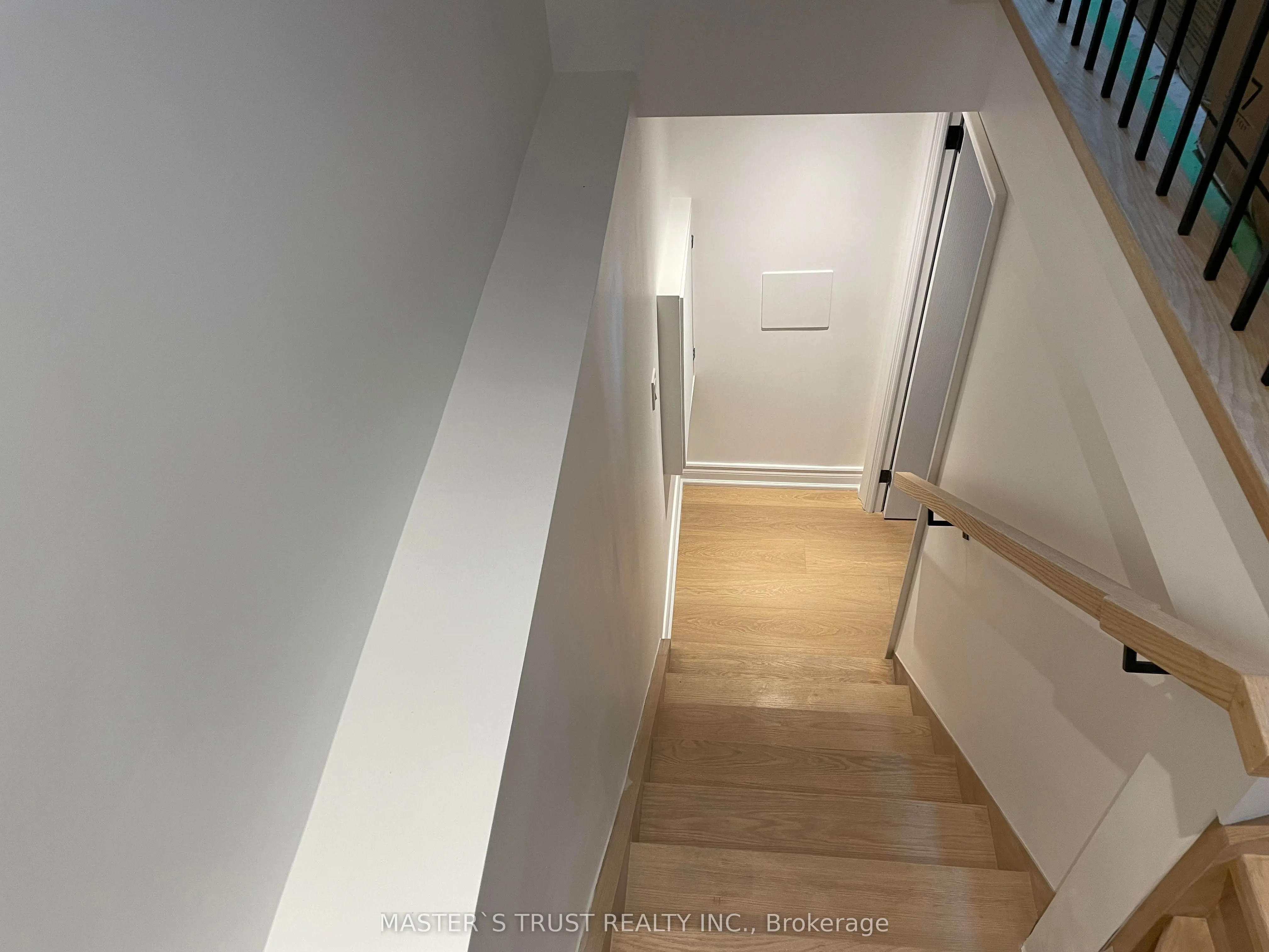 246 Lippincott Street, #Unit4