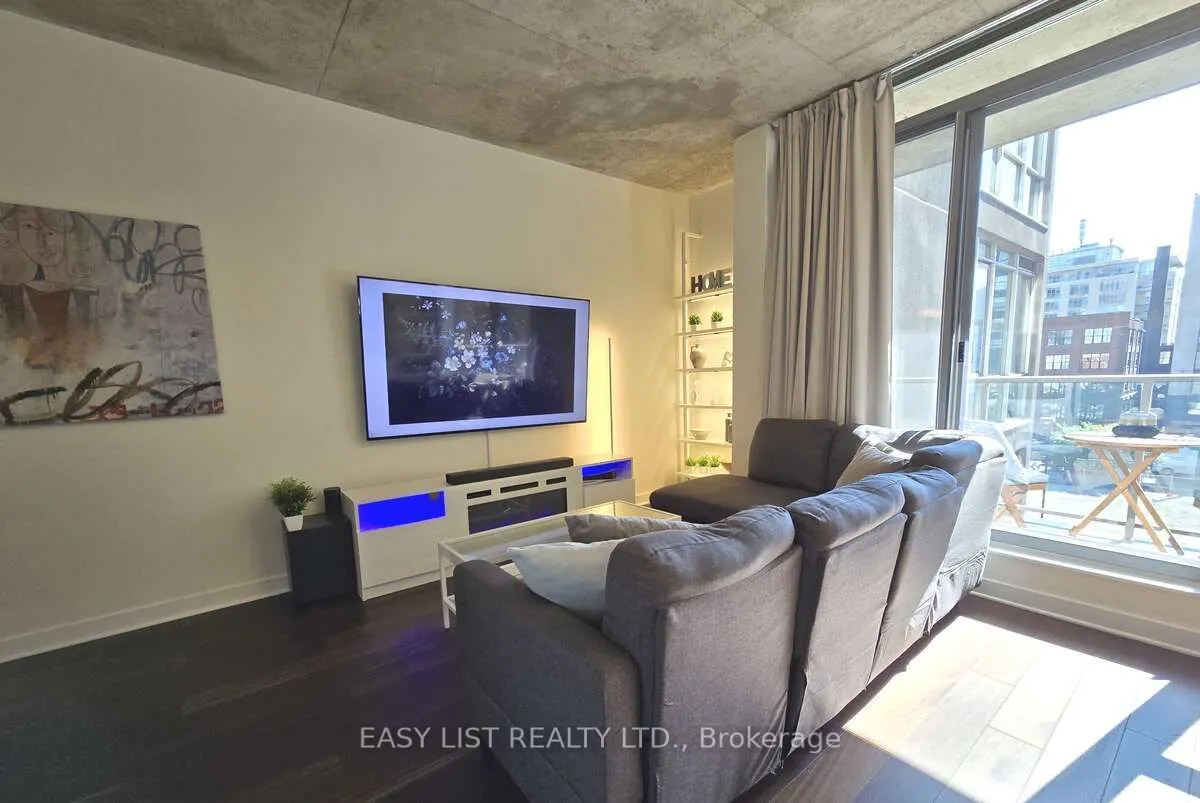 36 Charlotte Street #501