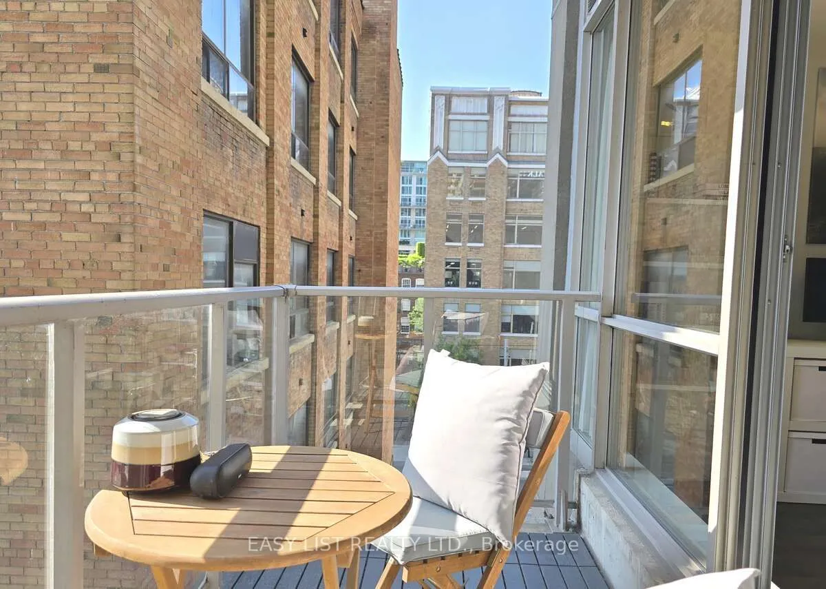 36 Charlotte Street #501