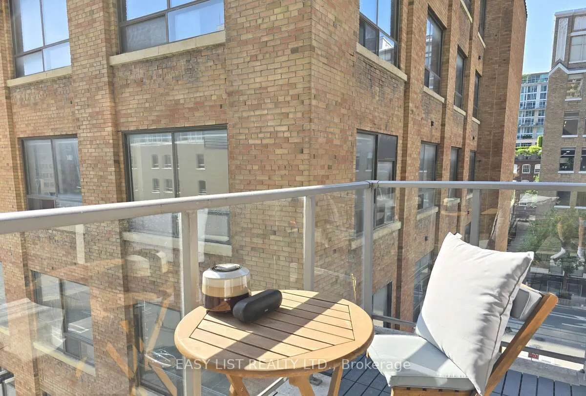 36 Charlotte Street #501