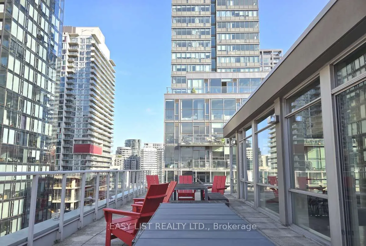 36 Charlotte Street #501