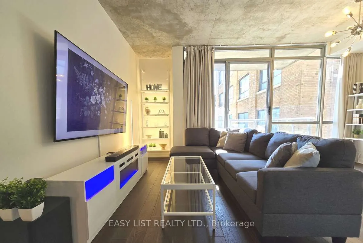 36 Charlotte Street #501