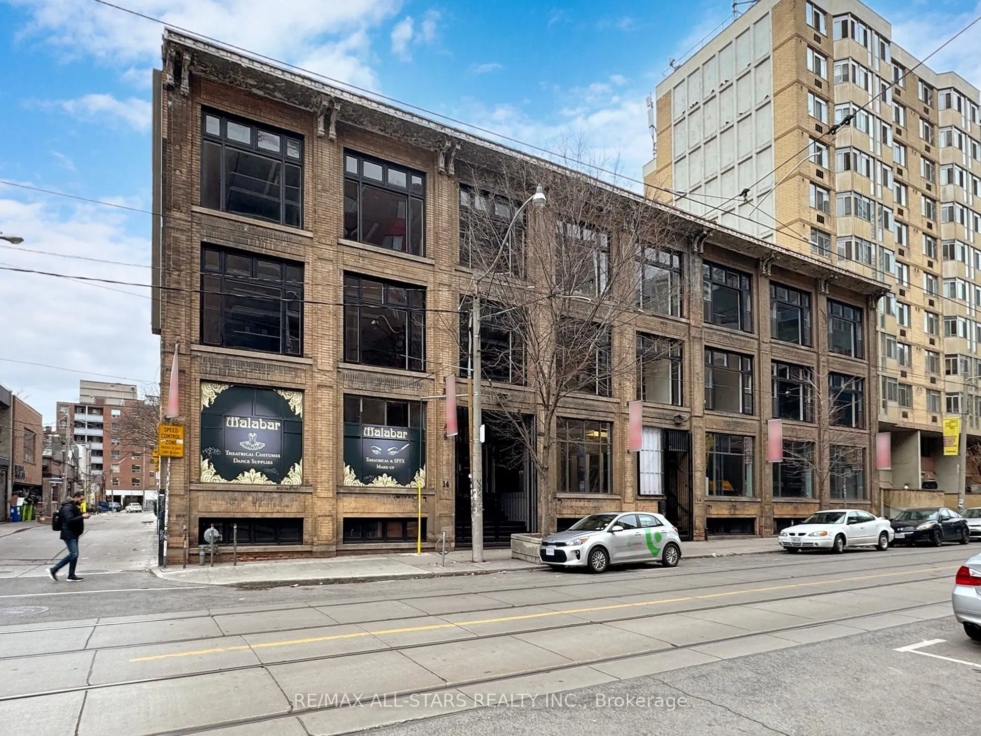 10 - 14 Mccaul Street, #301