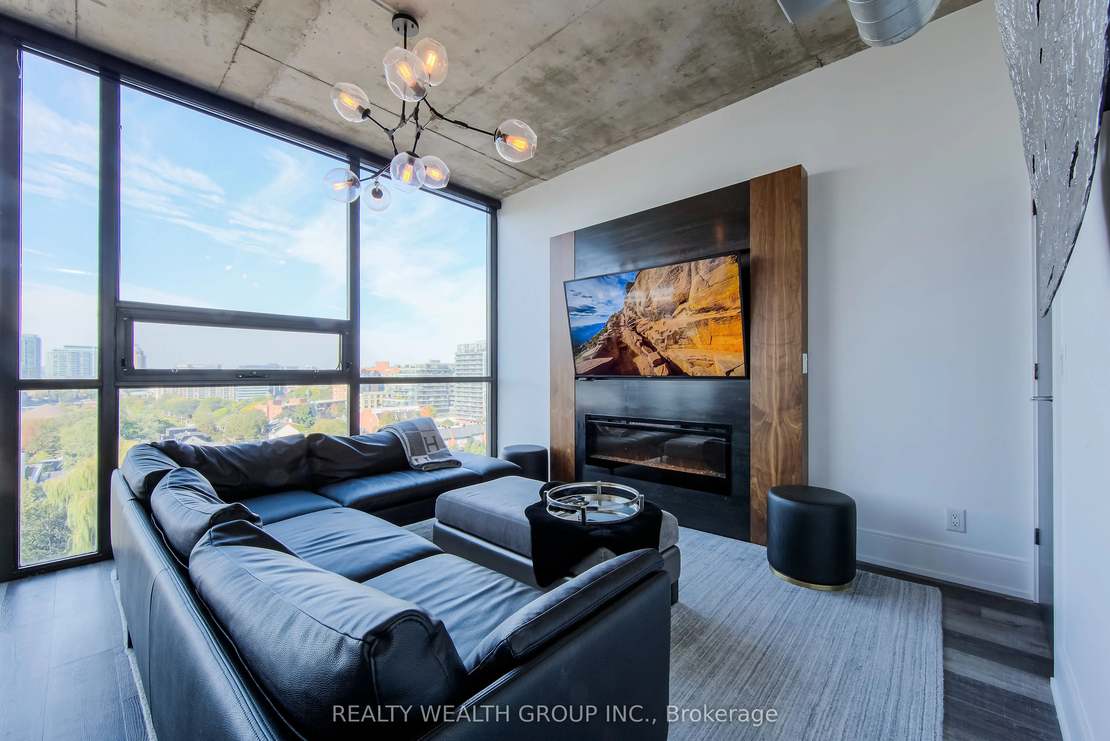 60 Bathurst Street, #1014