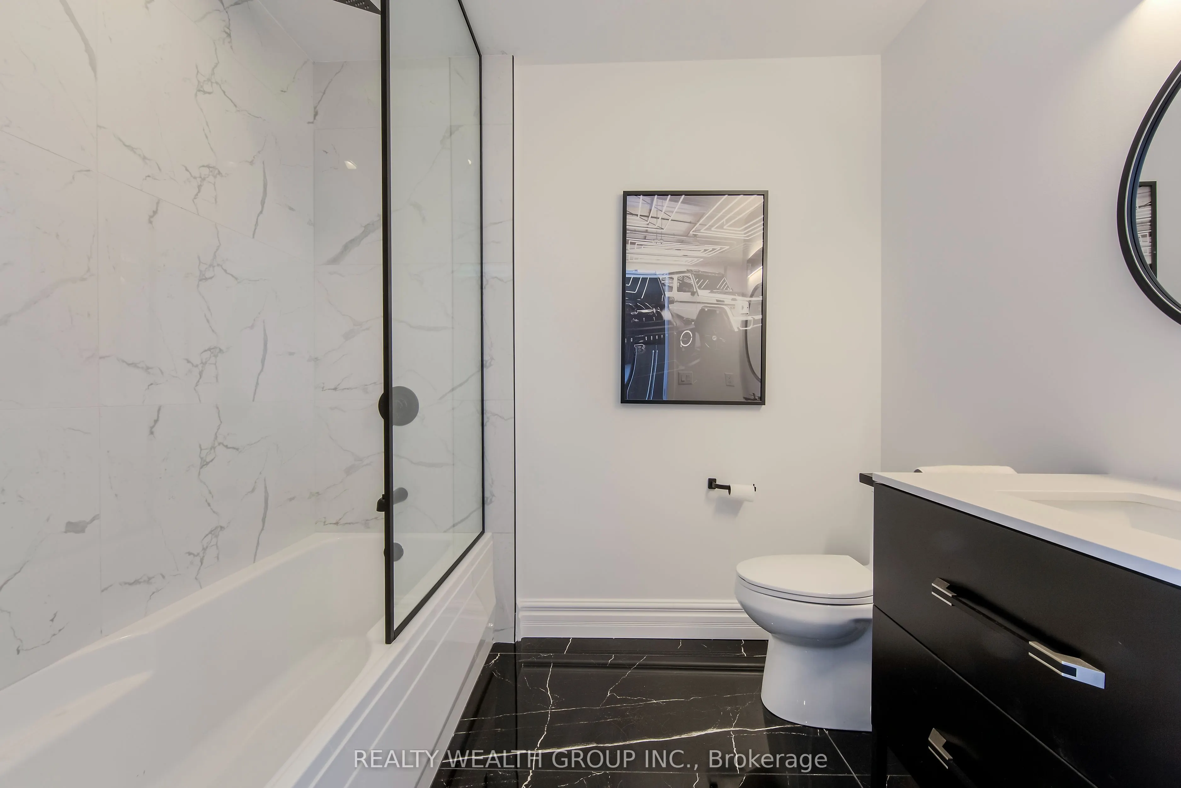 60 Bathurst Street, #1014