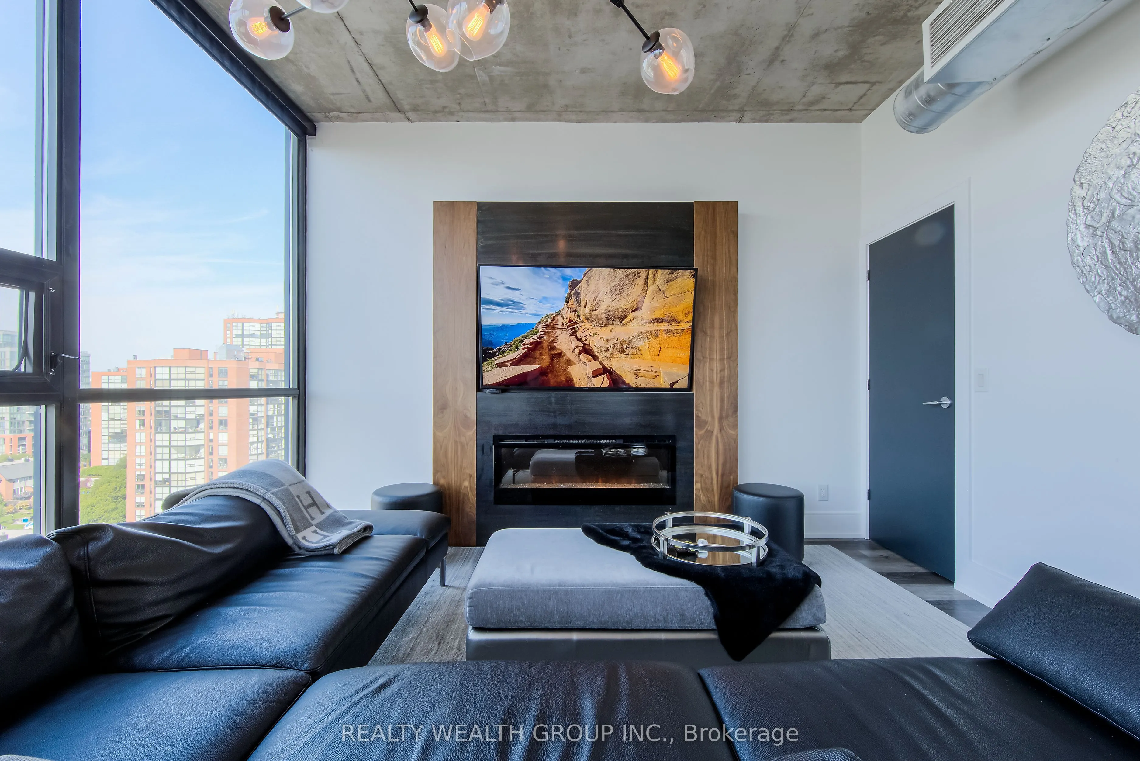 60 Bathurst Street, #1014