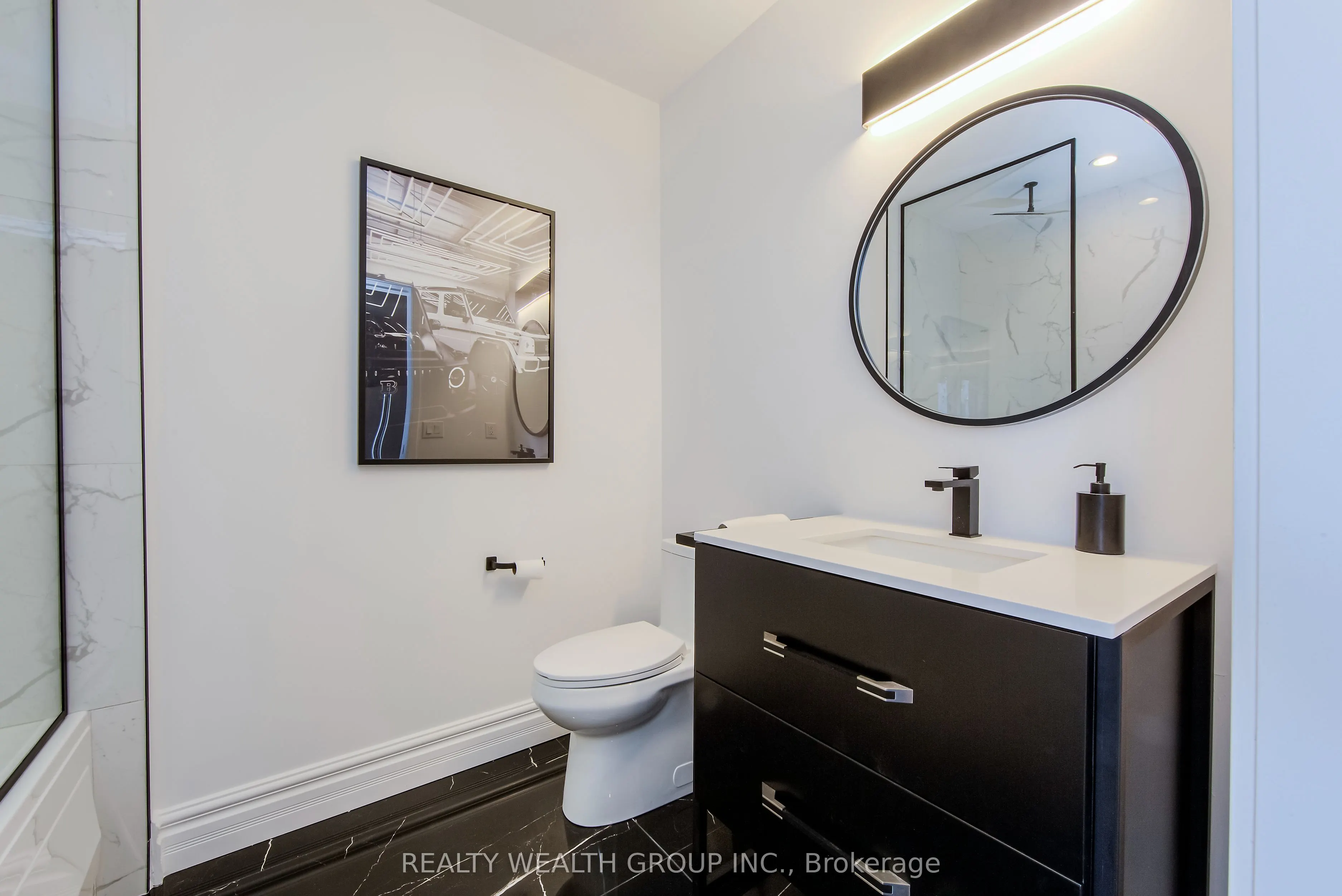 60 Bathurst Street, #1014