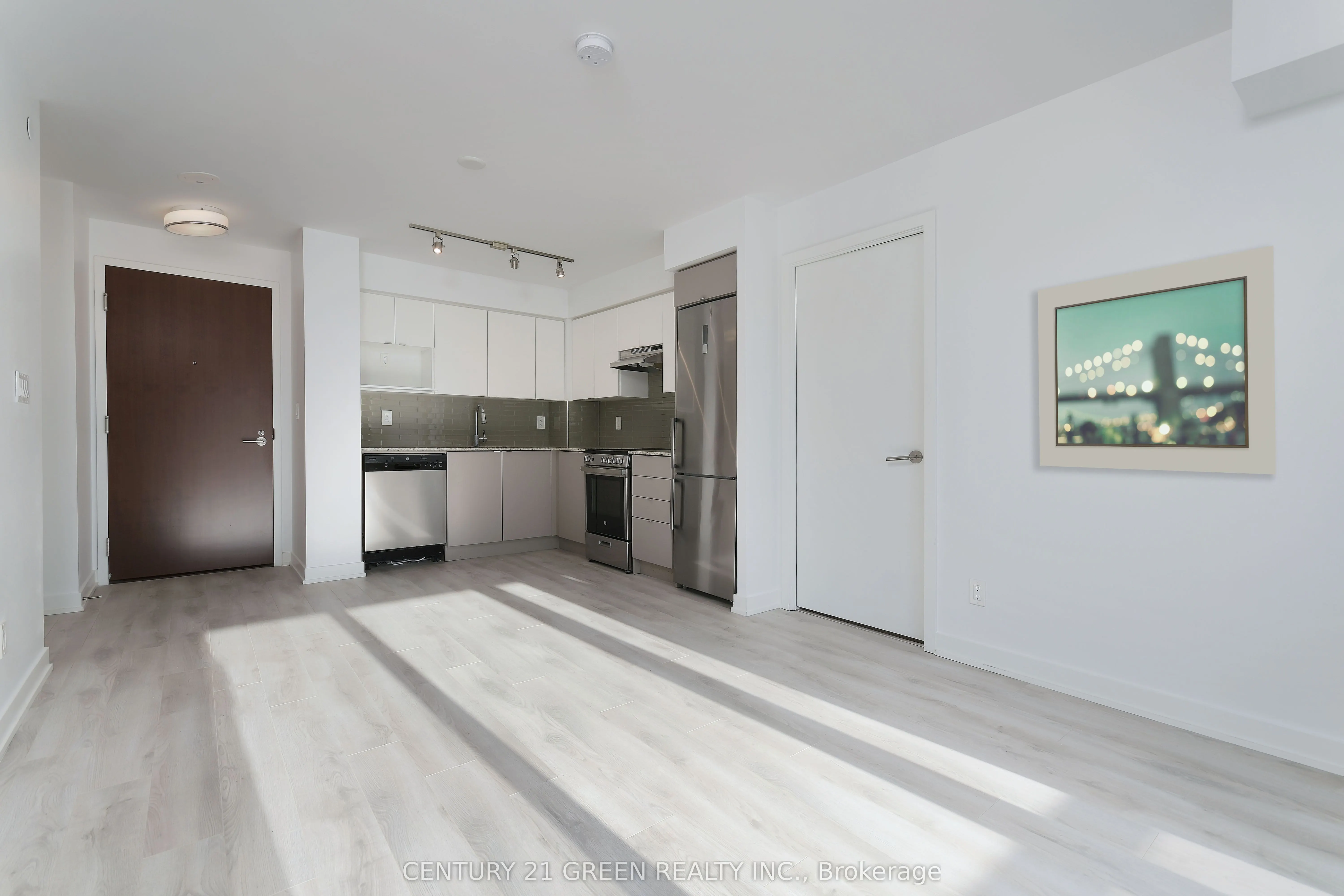 120 Varna Drive, #403