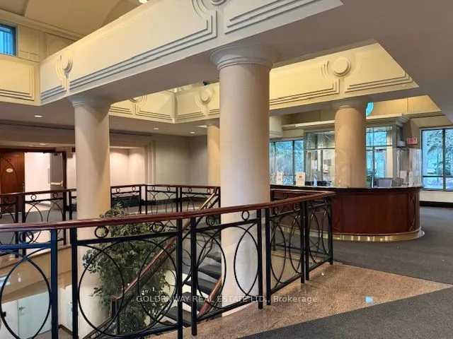 39 Pemberton Avenue #401
